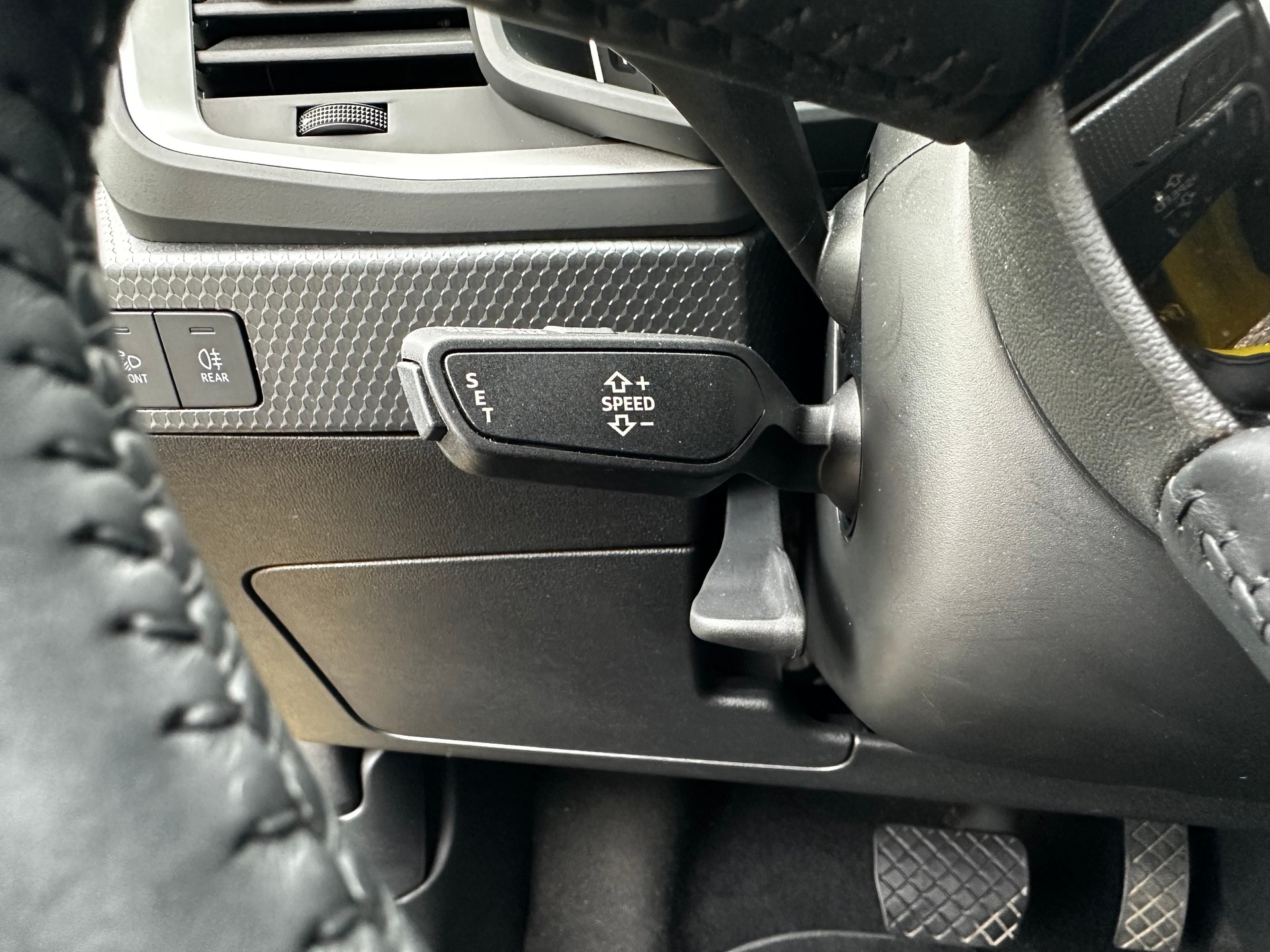 AUDI A1 Sportback 30 TFSI advanced S-tronic-image-11