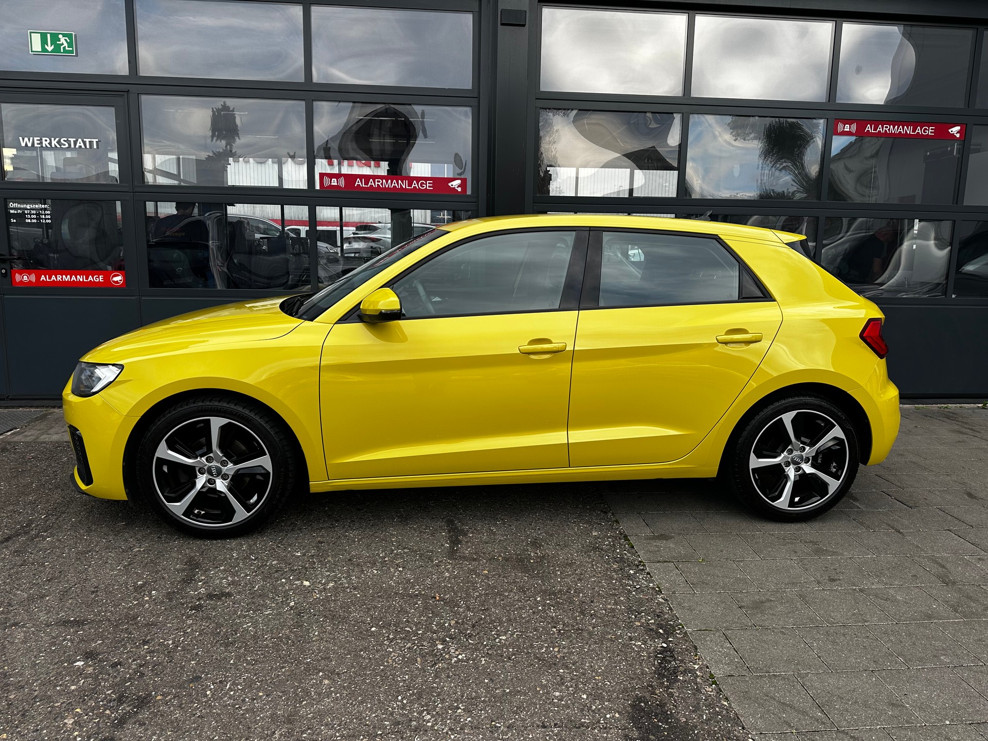 AUDI A1 Sportback 30 TFSI advanced S-tronic-image-3