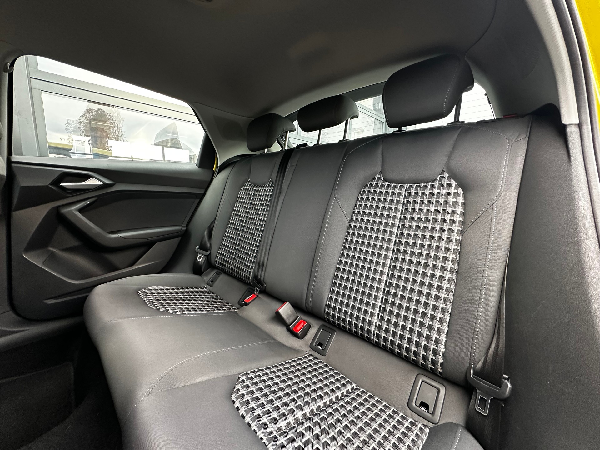 AUDI A1 Sportback 30 TFSI advanced S-tronic-image-13