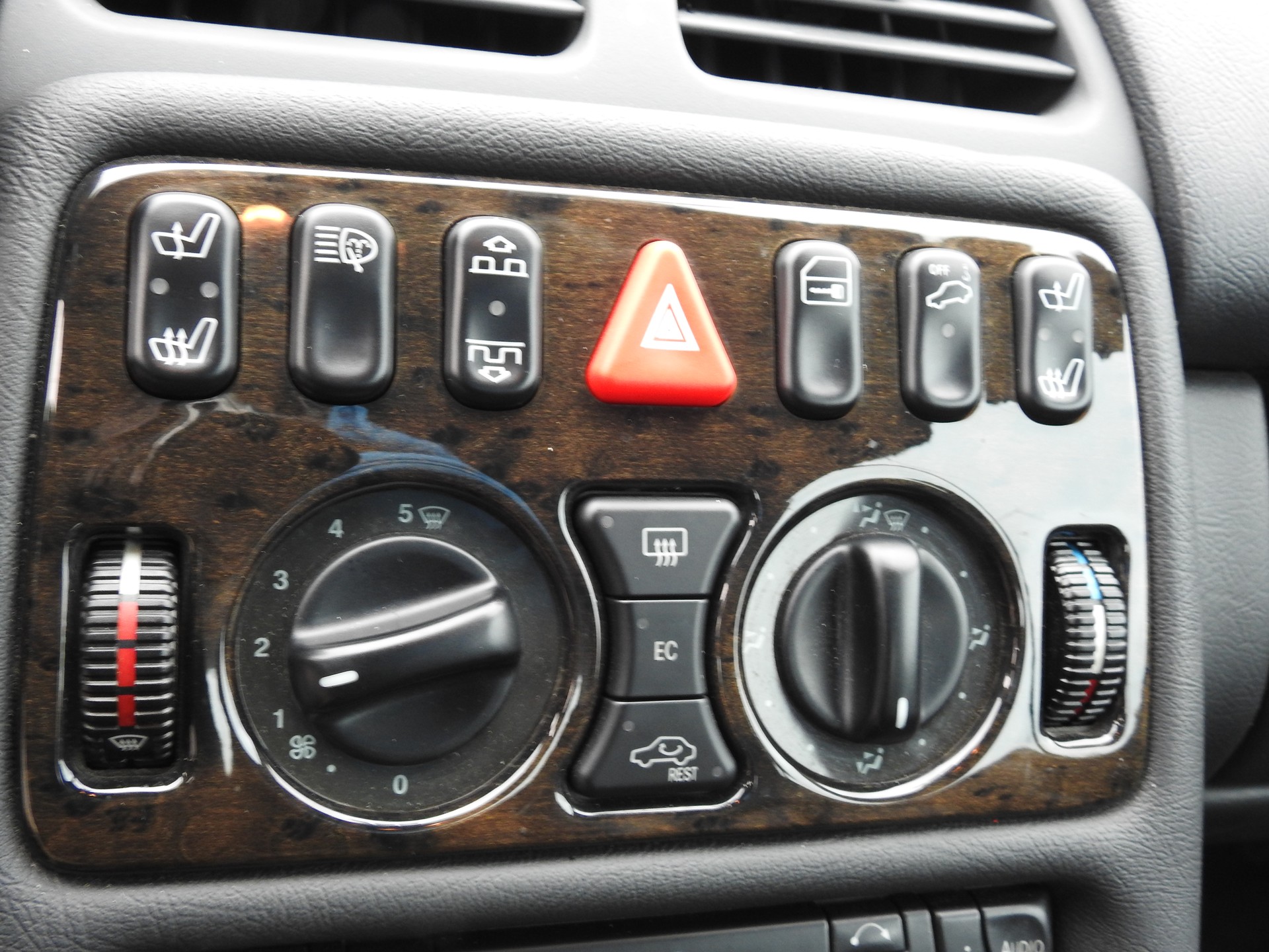 MERCEDES-BENZ CLK 320 Avantgarde Automatic-image-20