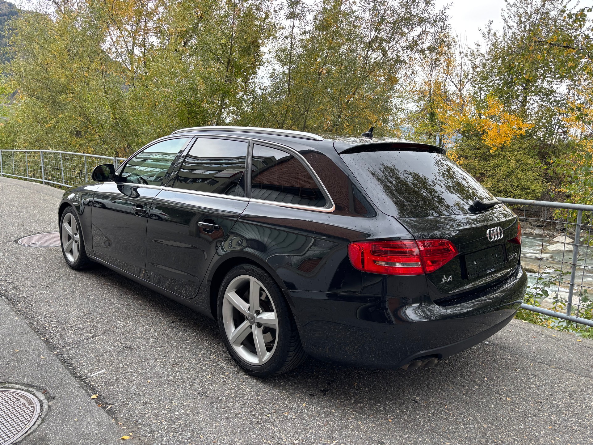 AUDI A4 Avant 2.0 TDI-image-2
