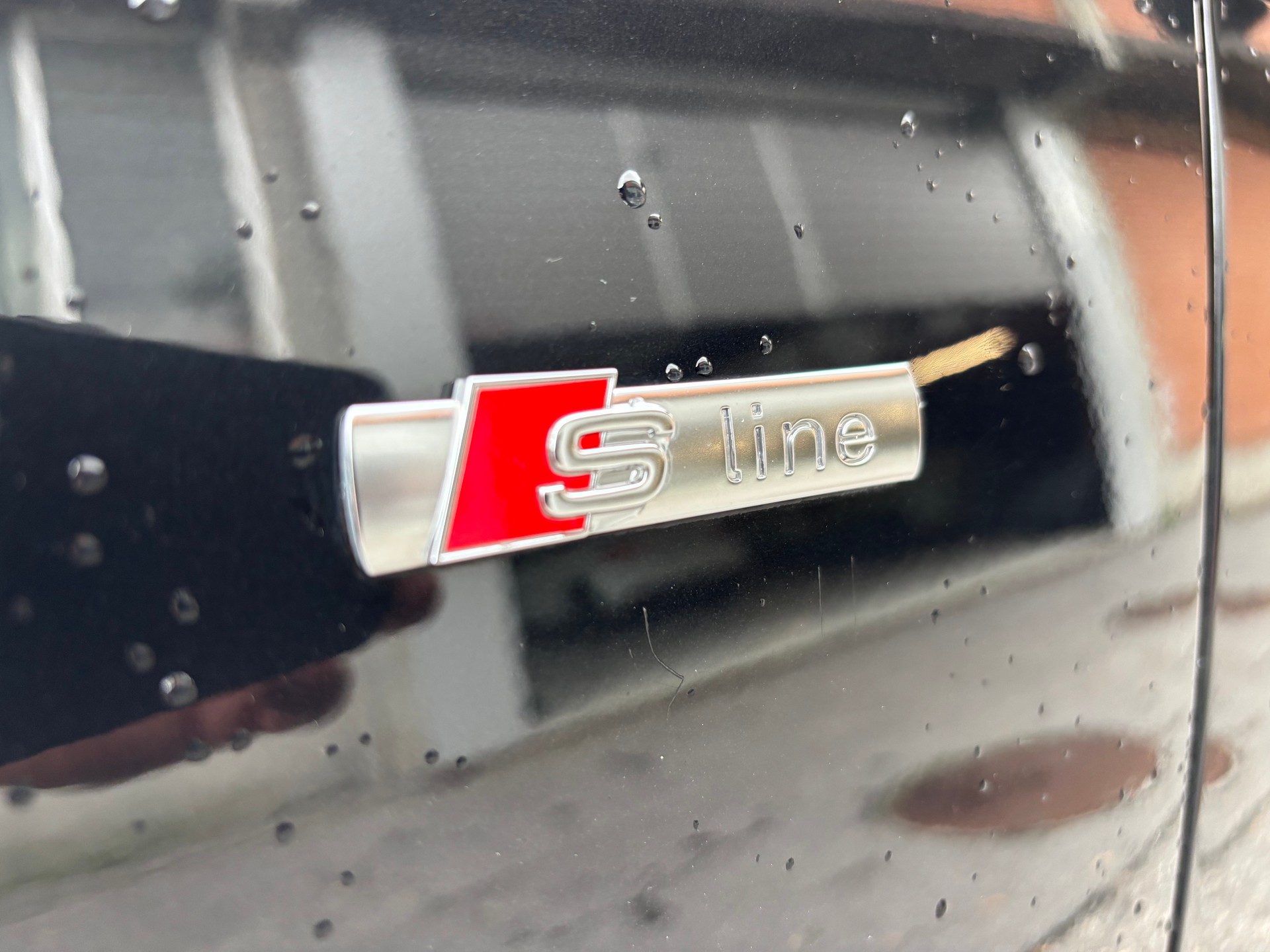 AUDI A4 Avant 2.0 TDI-image-4