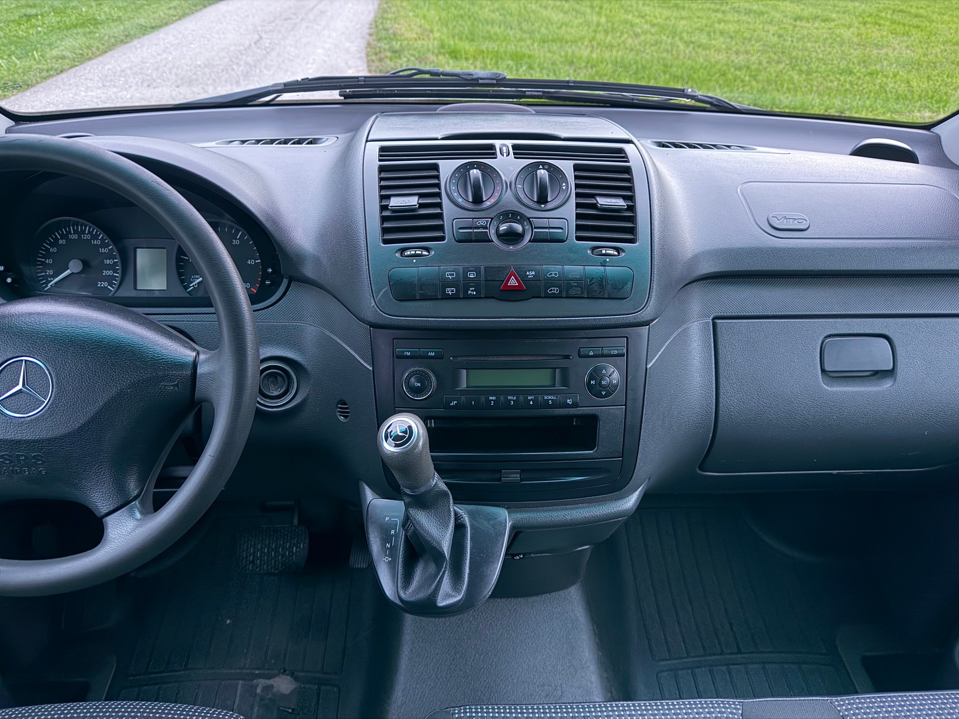 MERCEDES-BENZ Vito 116 CDI Mixto L 4Matic A-image-12