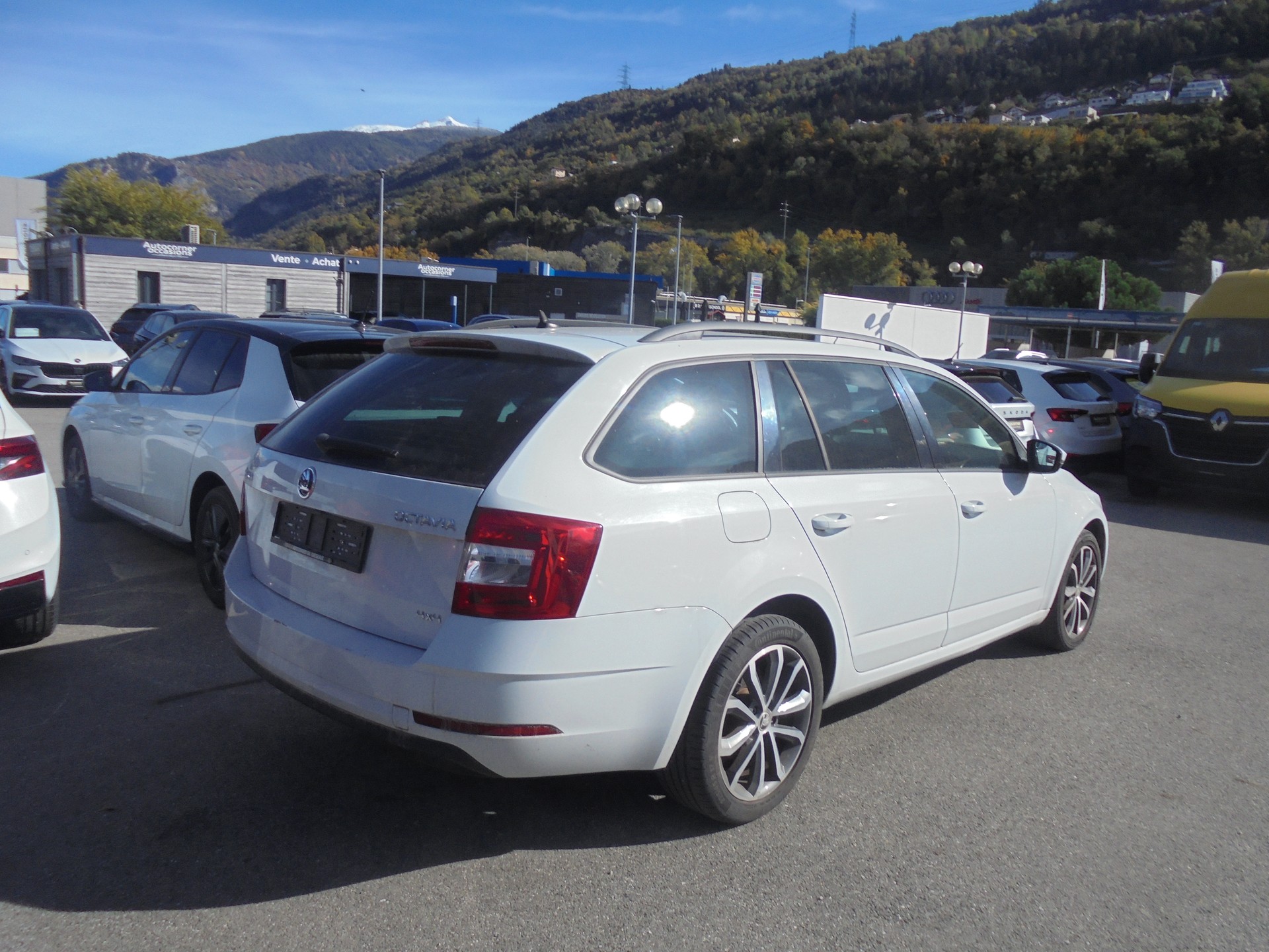 SKODA Octavia Combi 2.0 TDI Ambition 4x4 DSG-image-4