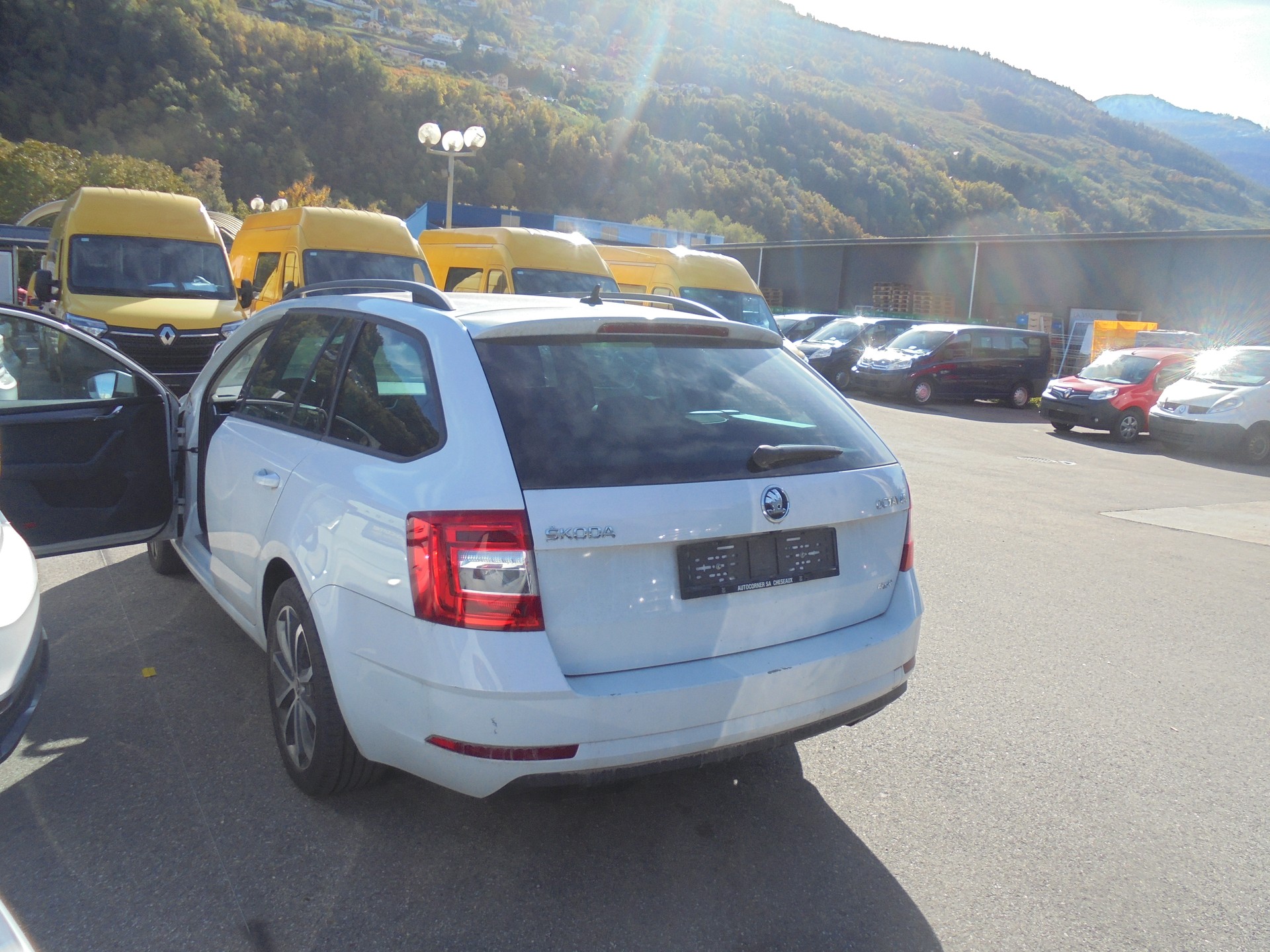 SKODA Octavia Combi 2.0 TDI Ambition 4x4 DSG-image-3