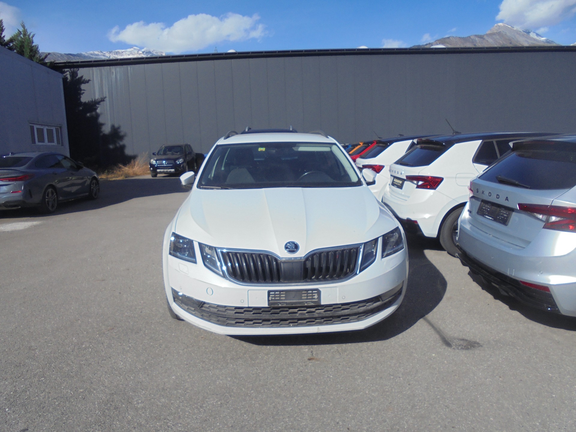 SKODA Octavia Combi 2.0 TDI Ambition 4x4 DSG-image-1