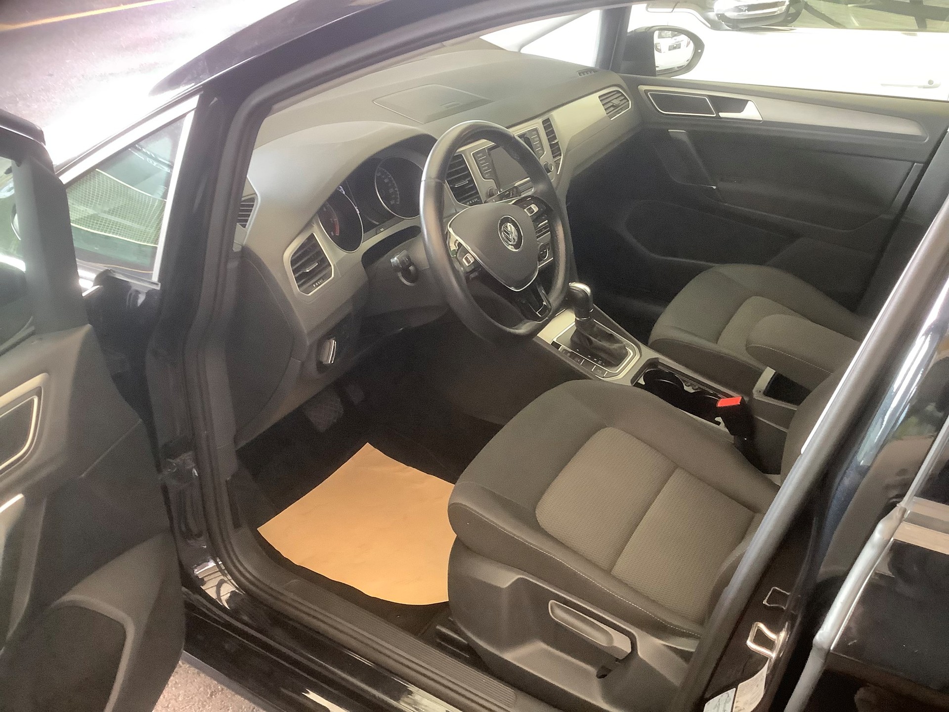 VW Golf Sportsvan 1.4 TSI Comfortline DSG-image-11