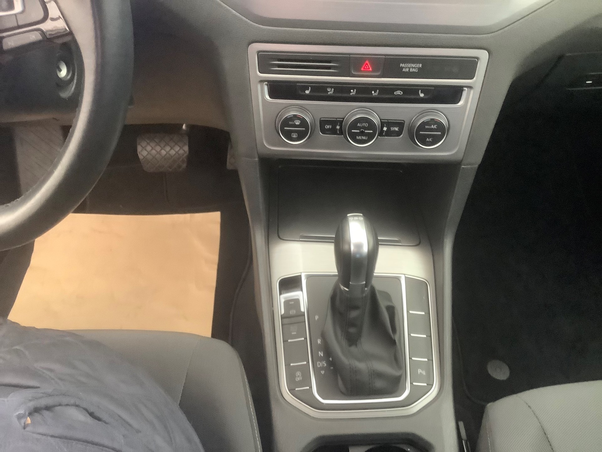 VW Golf Sportsvan 1.4 TSI Comfortline DSG-image-12