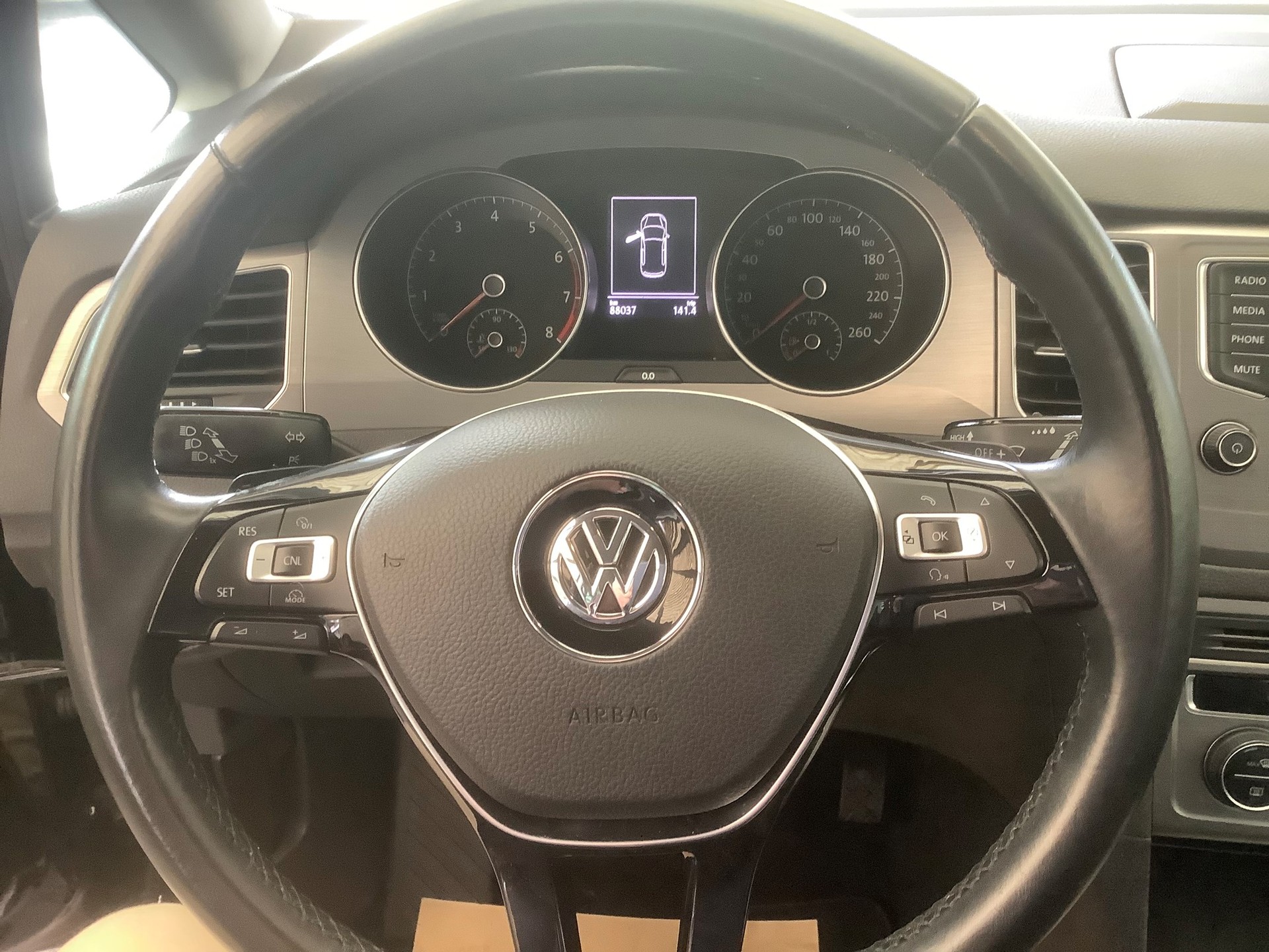 VW Golf Sportsvan 1.4 TSI Comfortline DSG-image-9