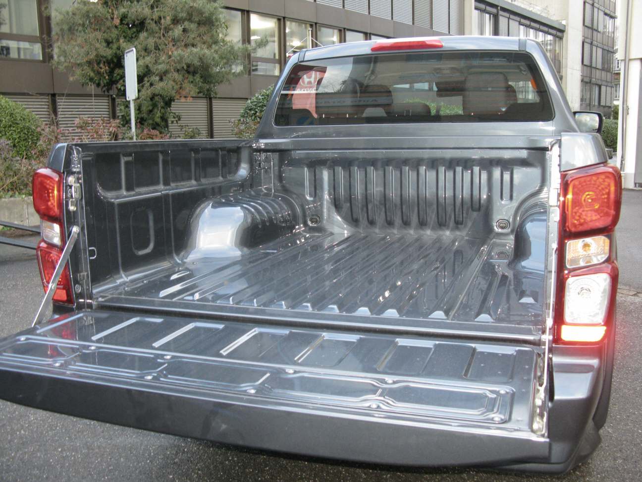 ISUZU D-Max Crew Pick-up 1.9 DDi N60 BB+ 4x4-image-8
