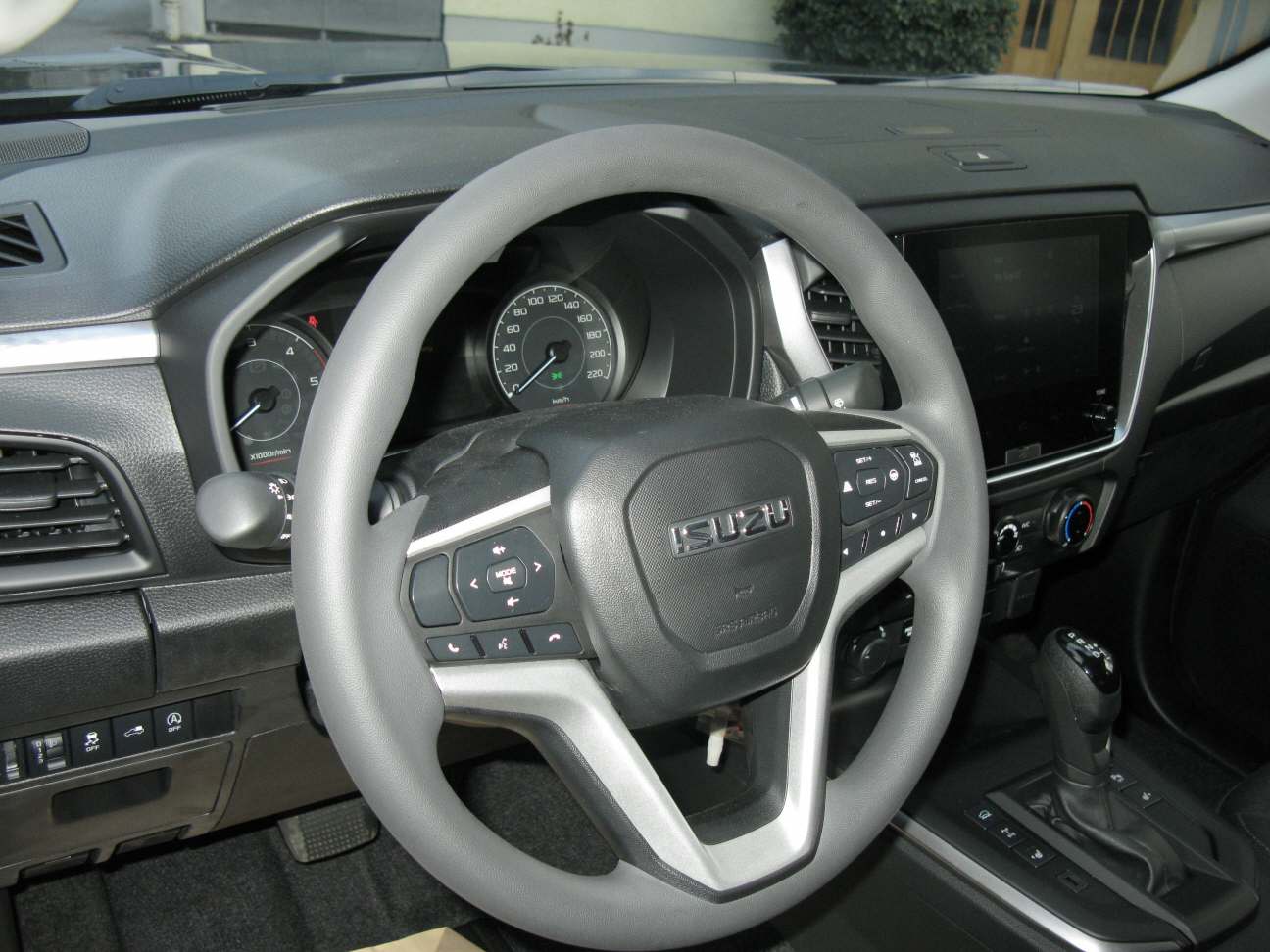 ISUZU D-Max Crew Pick-up 1.9 DDi N60 BB+ 4x4-image-5