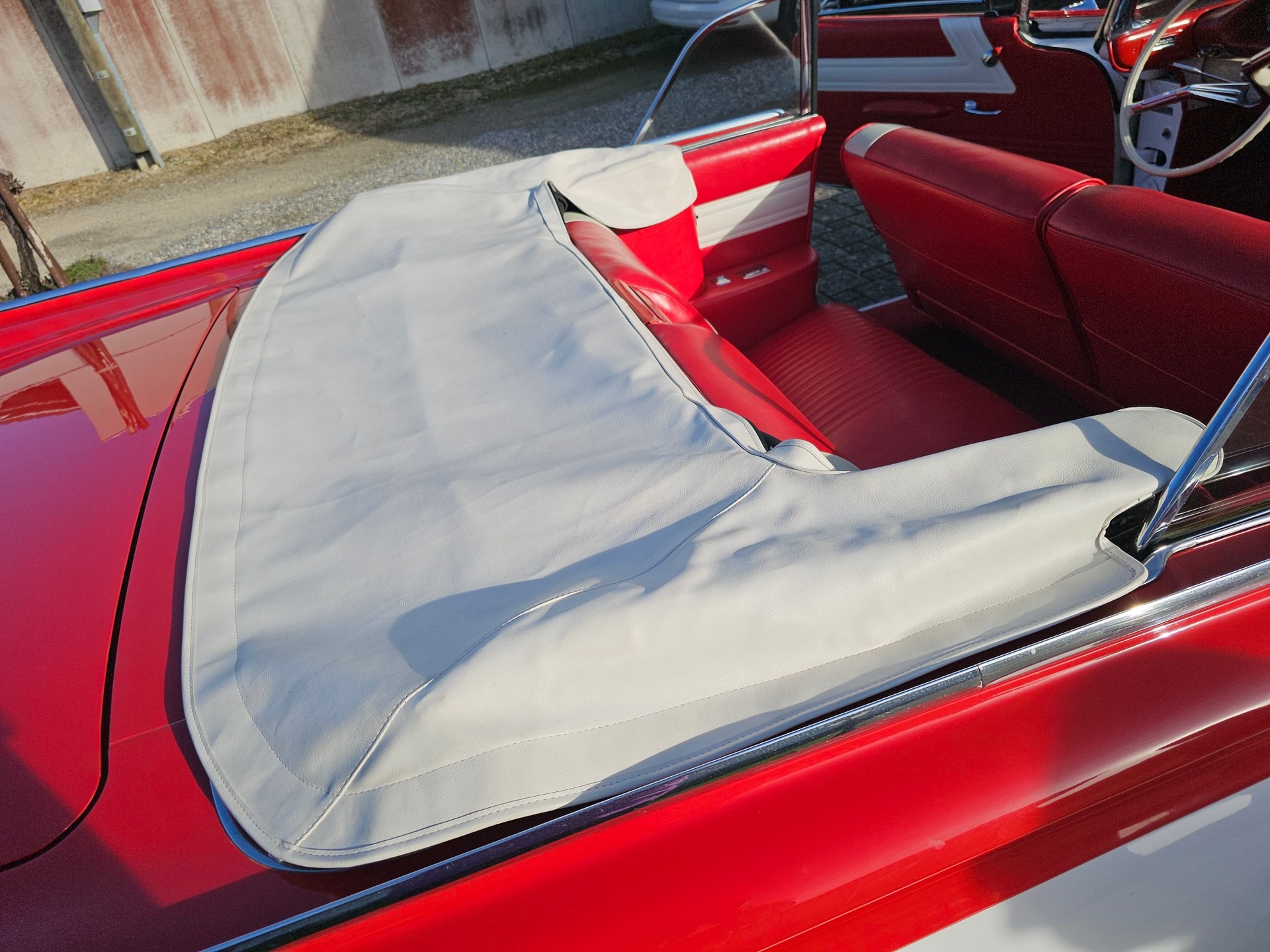 OLDSMOBILE Dynamic super 88 Coupé-image-27
