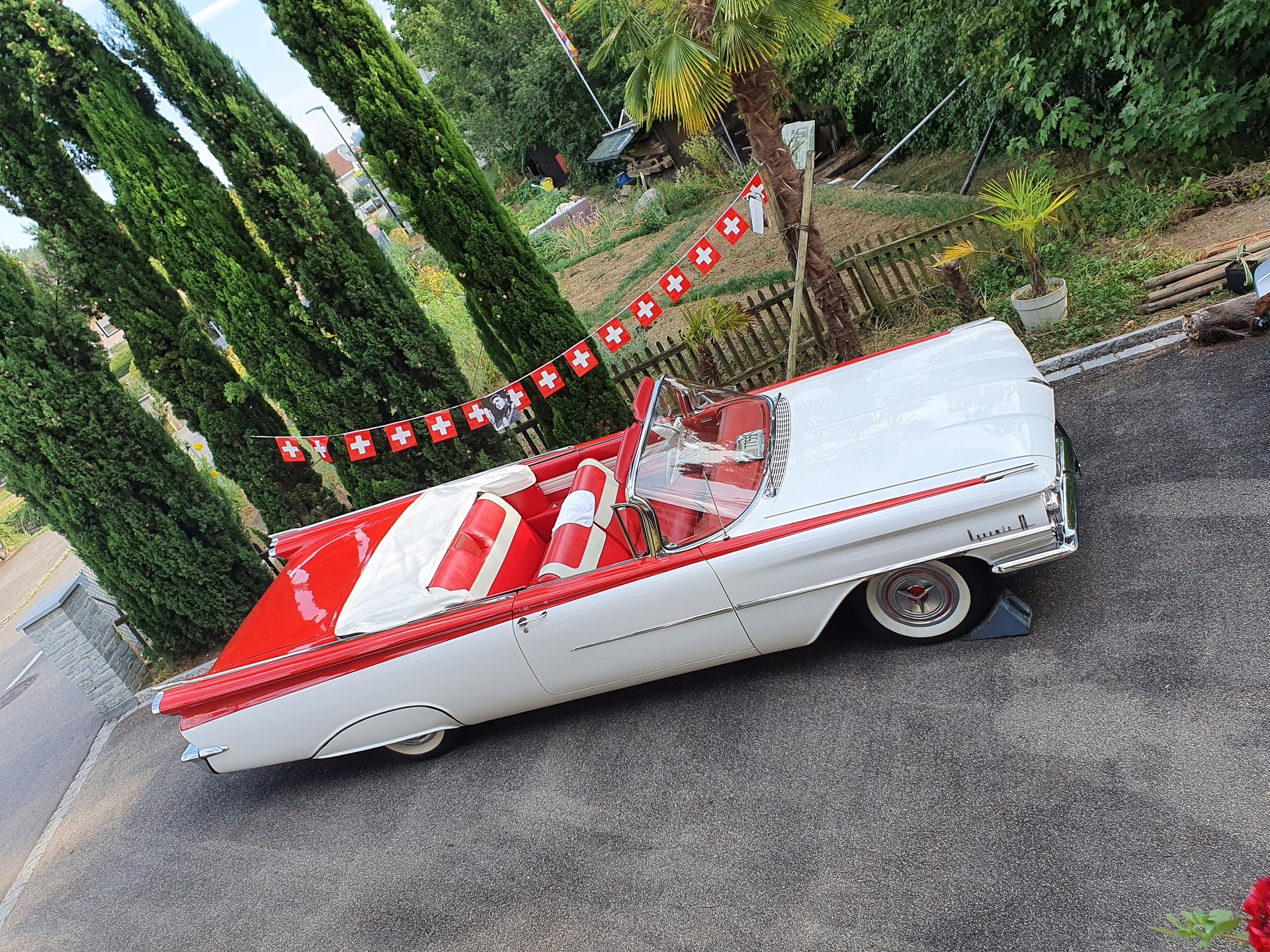 OLDSMOBILE Dynamic super 88 Coupé-image-1
