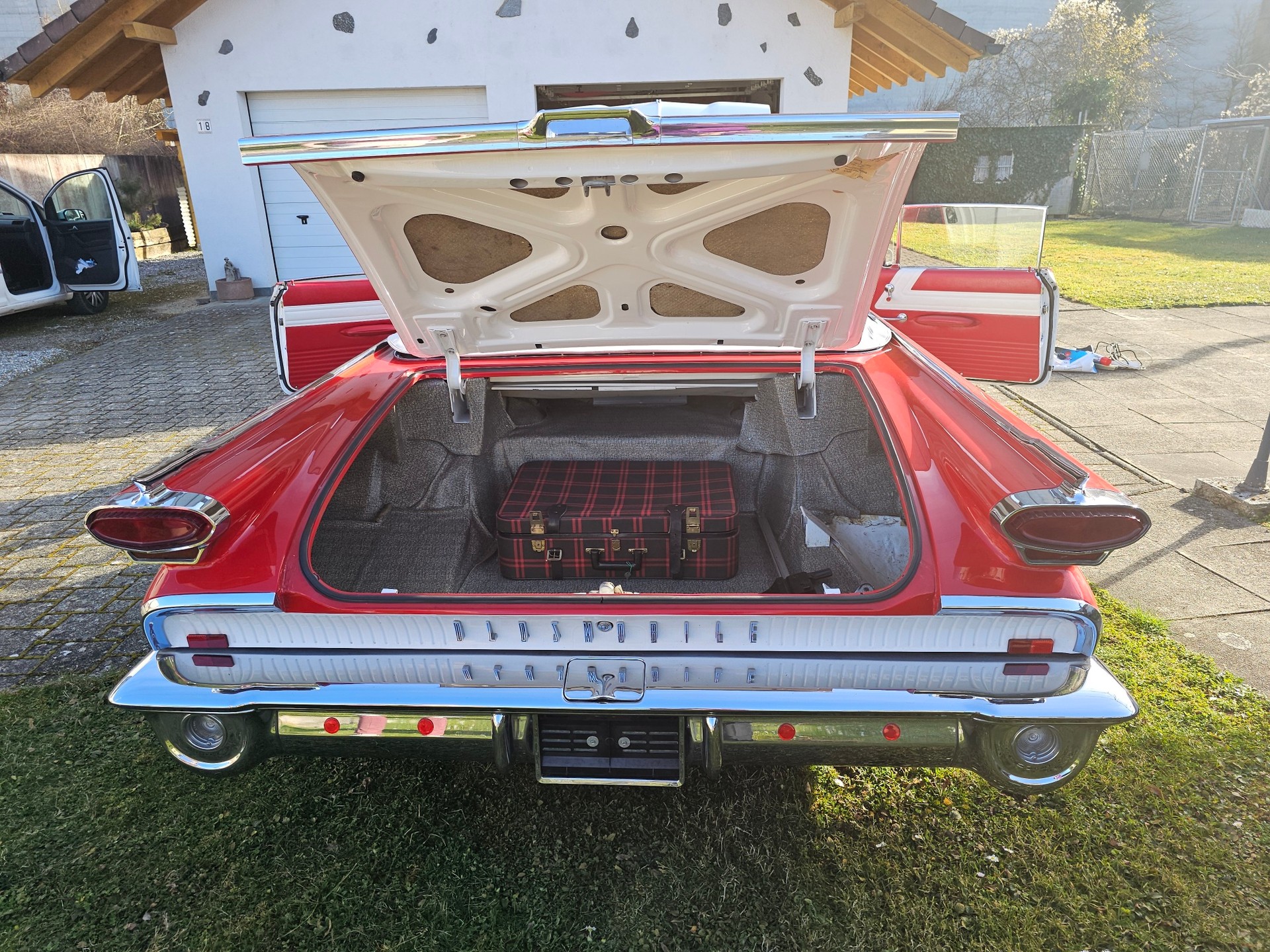 OLDSMOBILE Dynamic super 88 Coupé-image-21