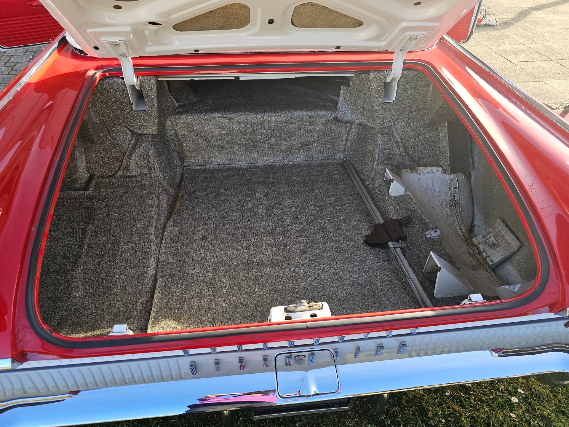 OLDSMOBILE Dynamic super 88 Coupé-image-18