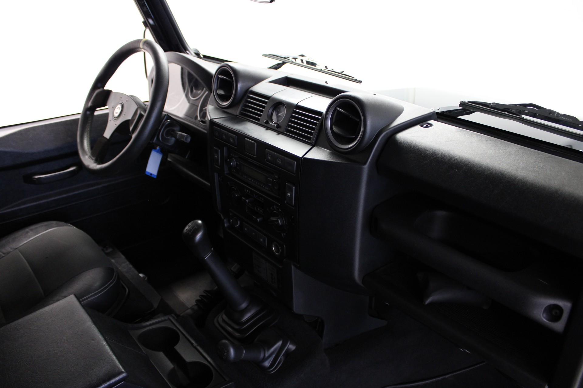 LAND ROVER Defender 110 2.4 Td4 Station Wagon-image-7