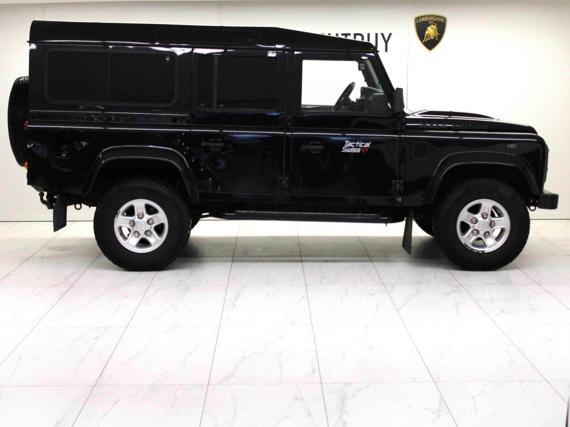 LAND ROVER Defender 110 2.4 Td4 Station Wagon-image-1