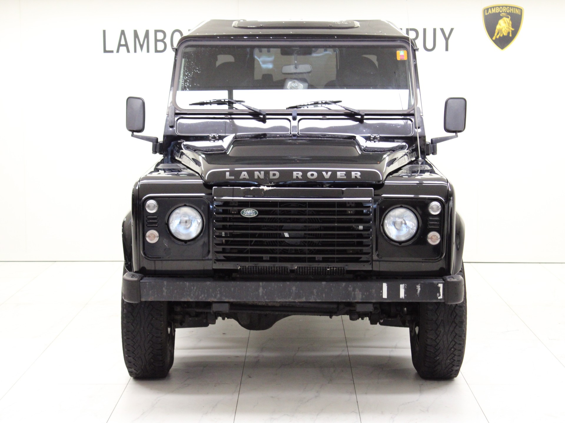 LAND ROVER Defender 110 2.4 Td4 Station Wagon-image-4
