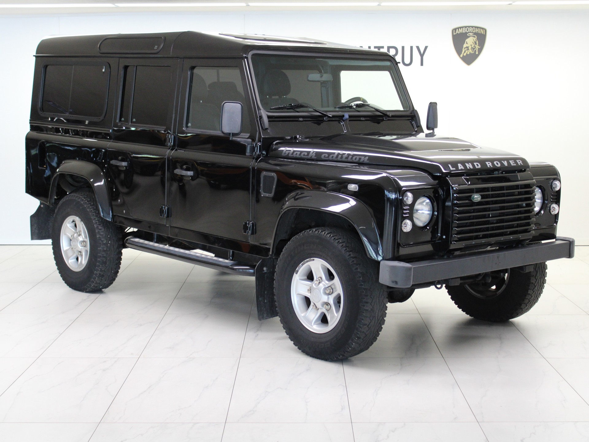 LAND ROVER Defender 110 2.4 Td4 Station Wagon-image-0