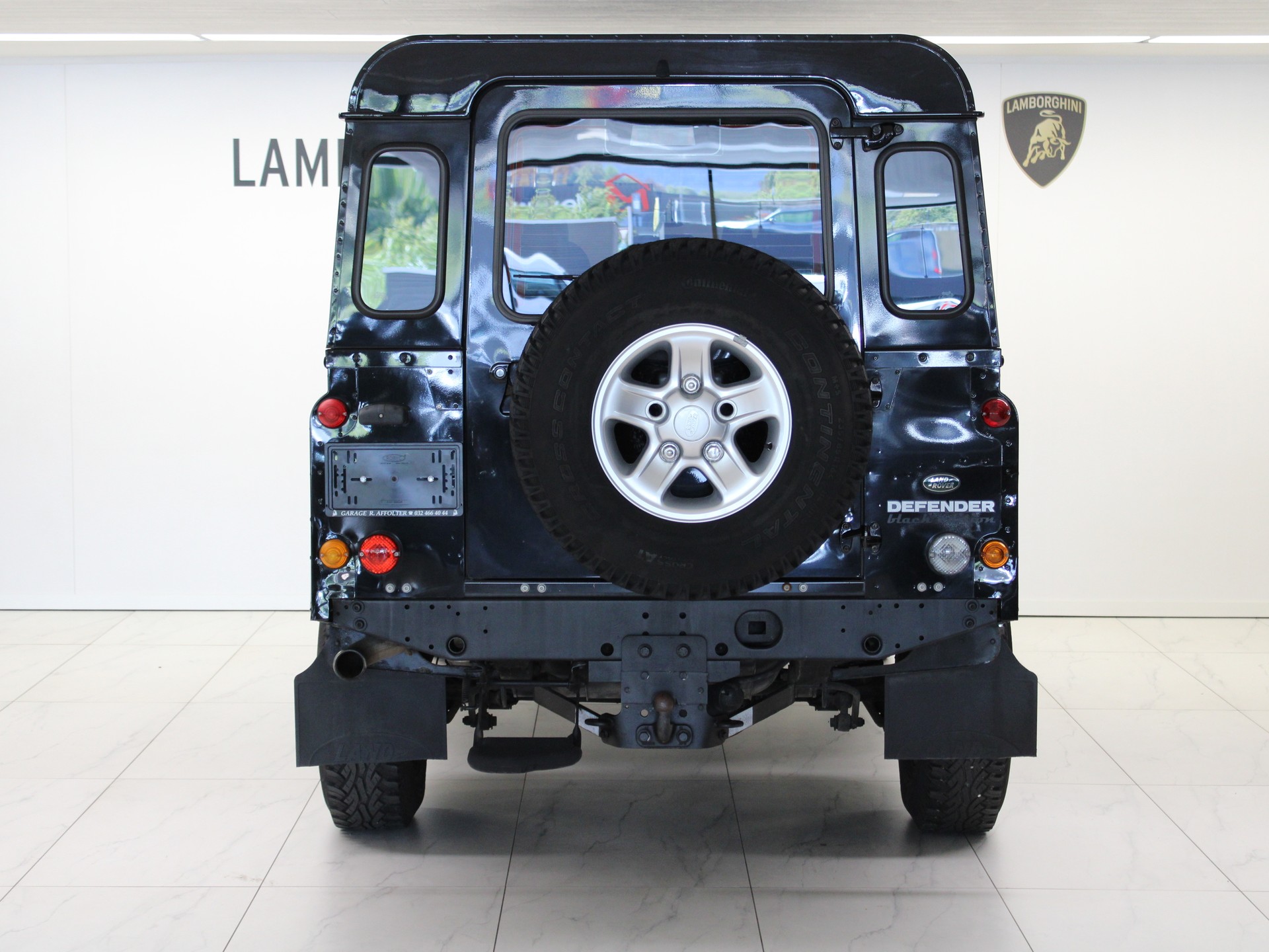 LAND ROVER Defender 110 2.4 Td4 Station Wagon-image-3
