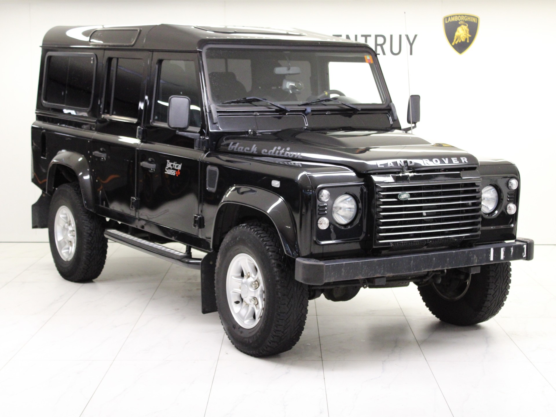 LAND ROVER Defender 110 2.4 Td4 Station Wagon-image-0
