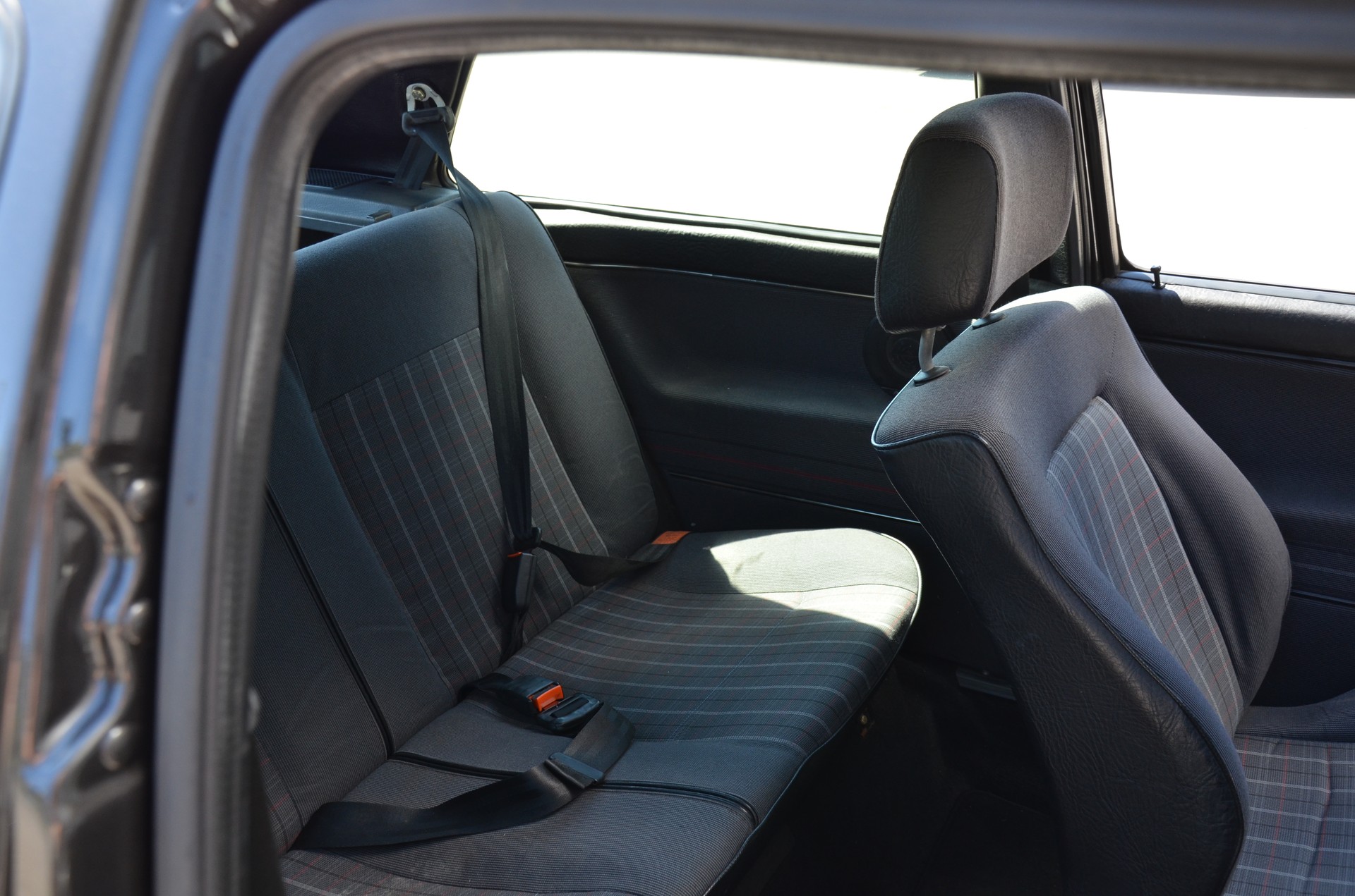 VW Golf 1800 GTI 16V HighTec-image-13