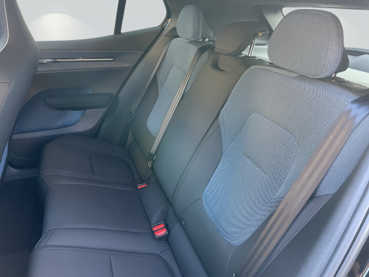 VOLVO EX30 E60 69kWh Twin Plus-image-9
