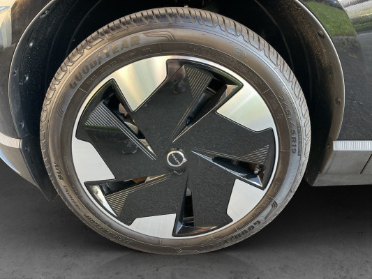 VOLVO EX30 E60 69kWh Twin Plus-image-14