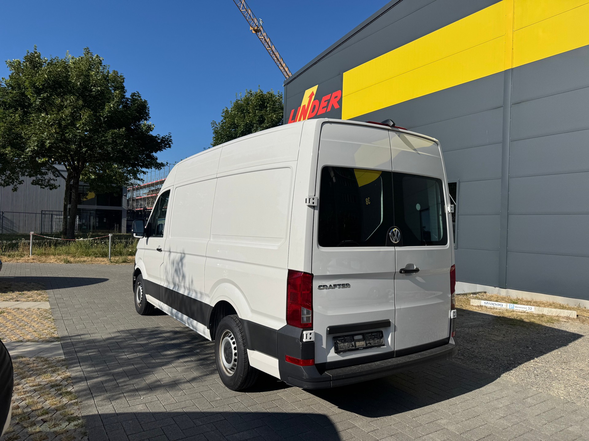 VW Crafter 35 2.0 TDI Entry L3 A-image-6