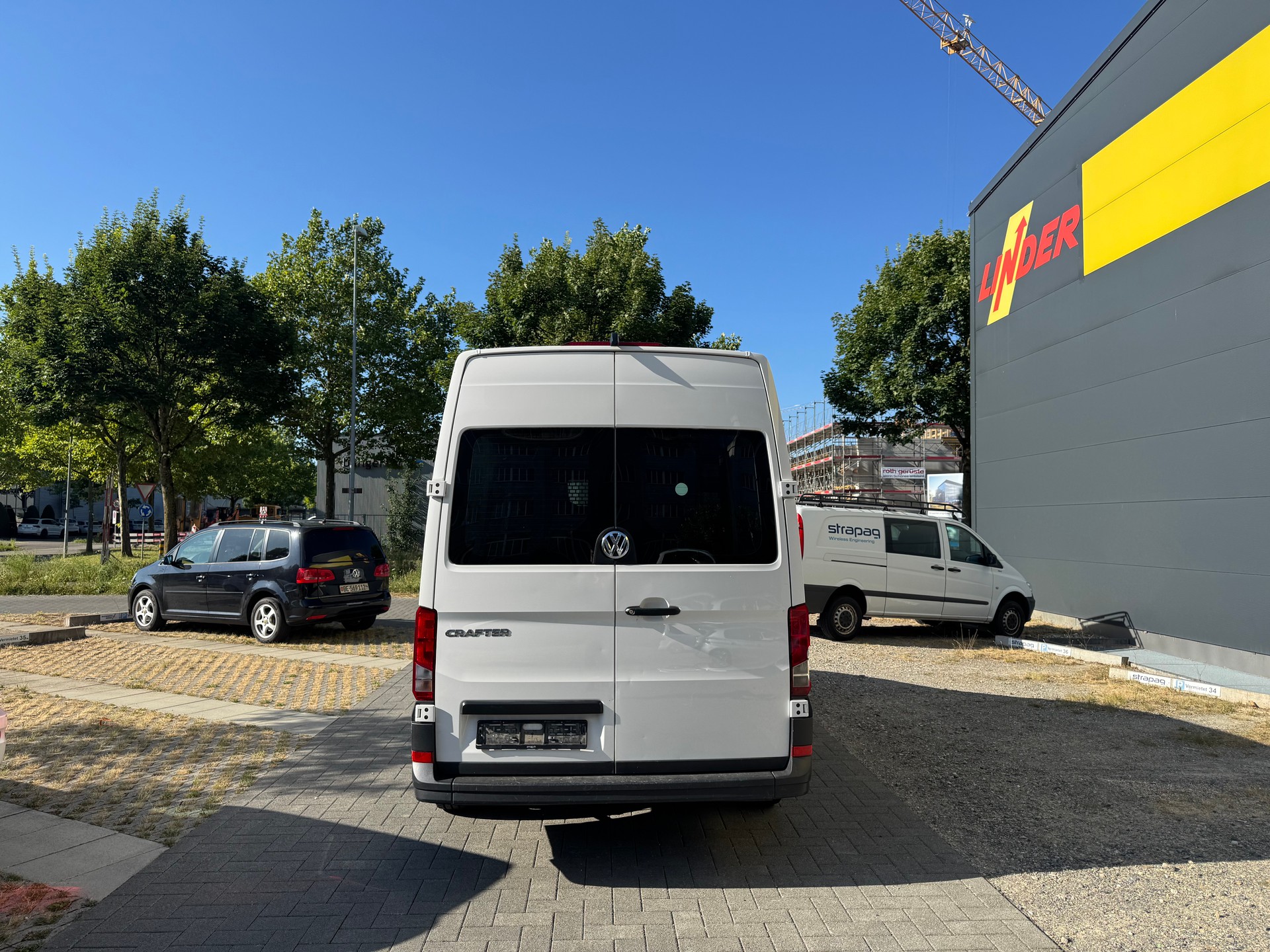 VW Crafter 35 2.0 TDI Entry L3 A-image-5
