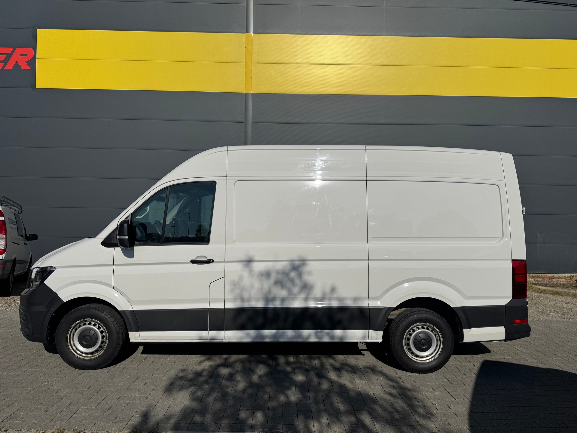 VW Crafter 35 2.0 TDI Entry L3 A-image-7
