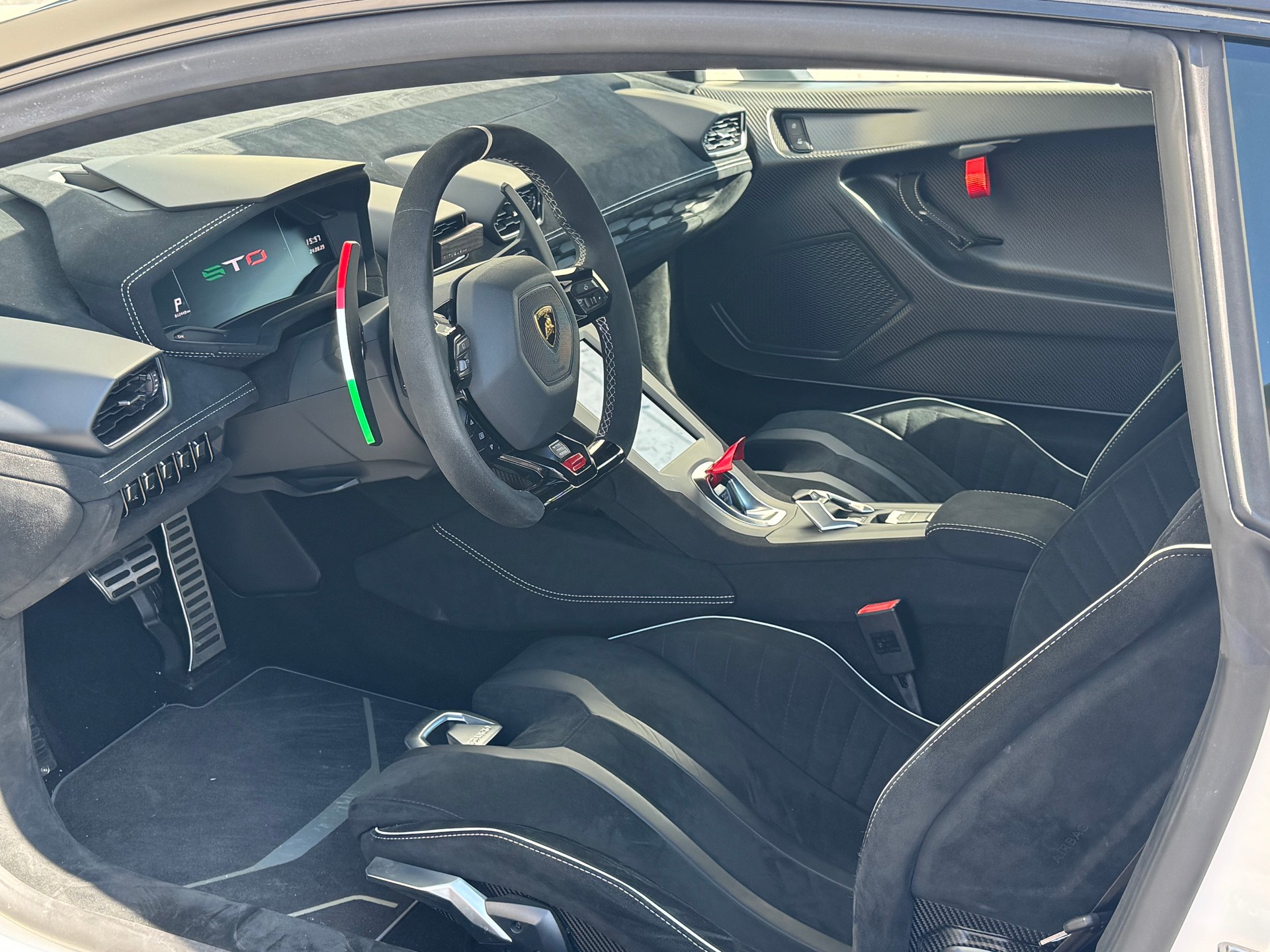 LAMBORGHINI Huracan STO Coupé DCT RWD-image-4