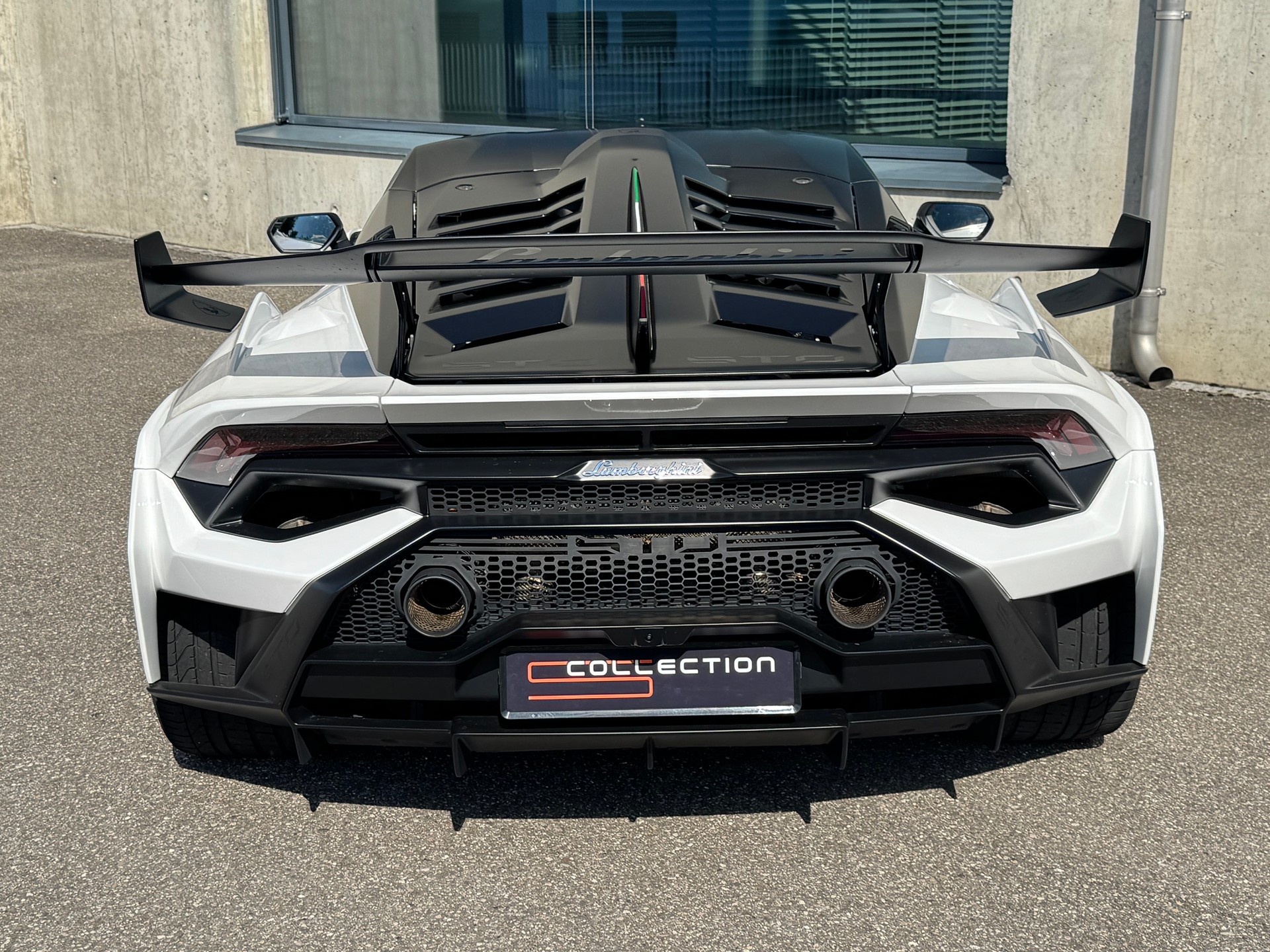 LAMBORGHINI Huracan STO Coupé DCT RWD-image-3
