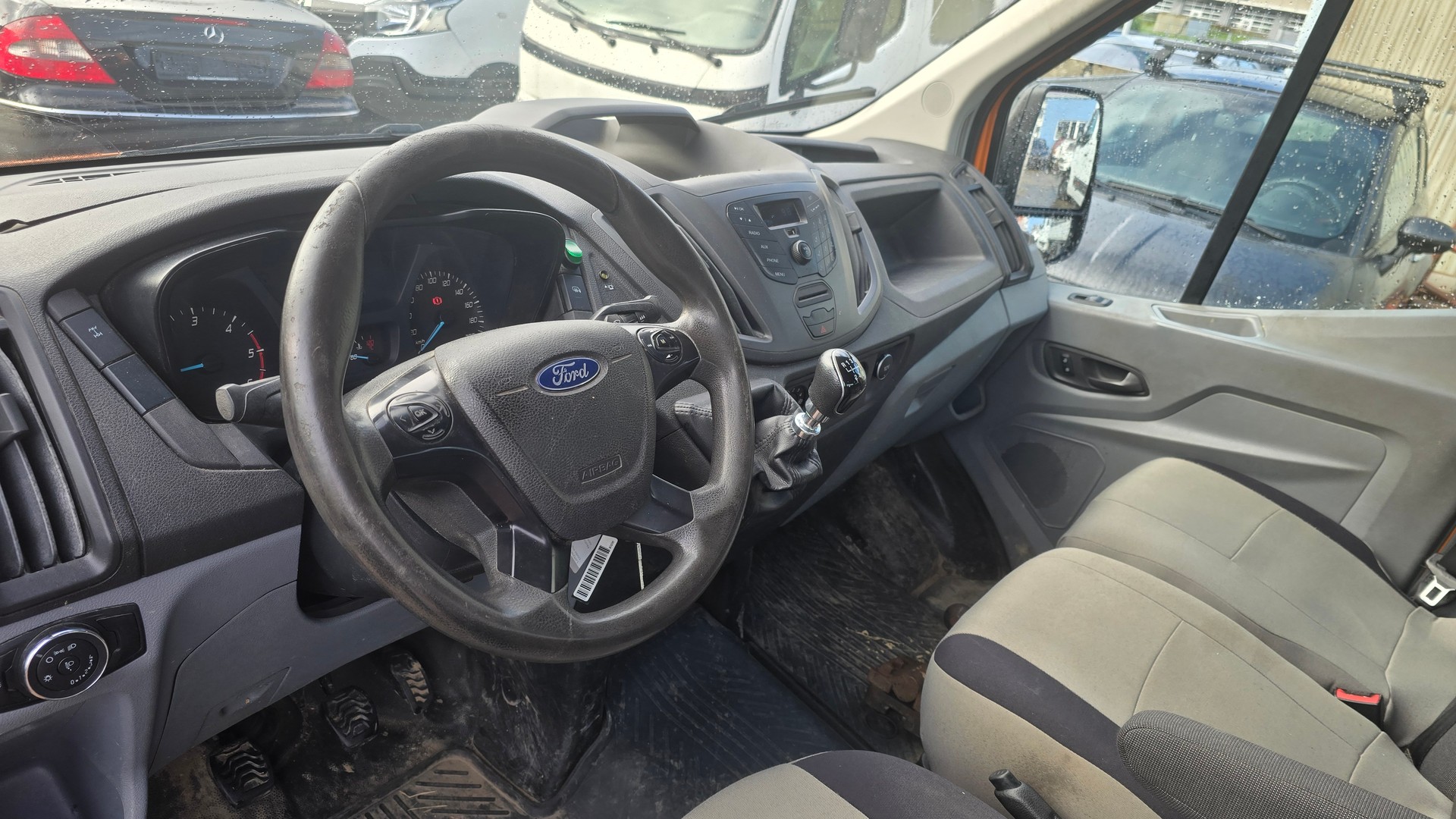 FORD Transit 350 L2 Trend 2.0 TDCi 130 4WD-image-7