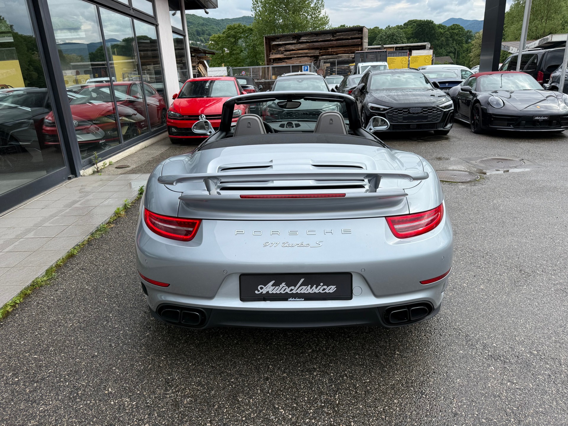 PORSCHE 911 Turbo S Cabrio PDK-image-2