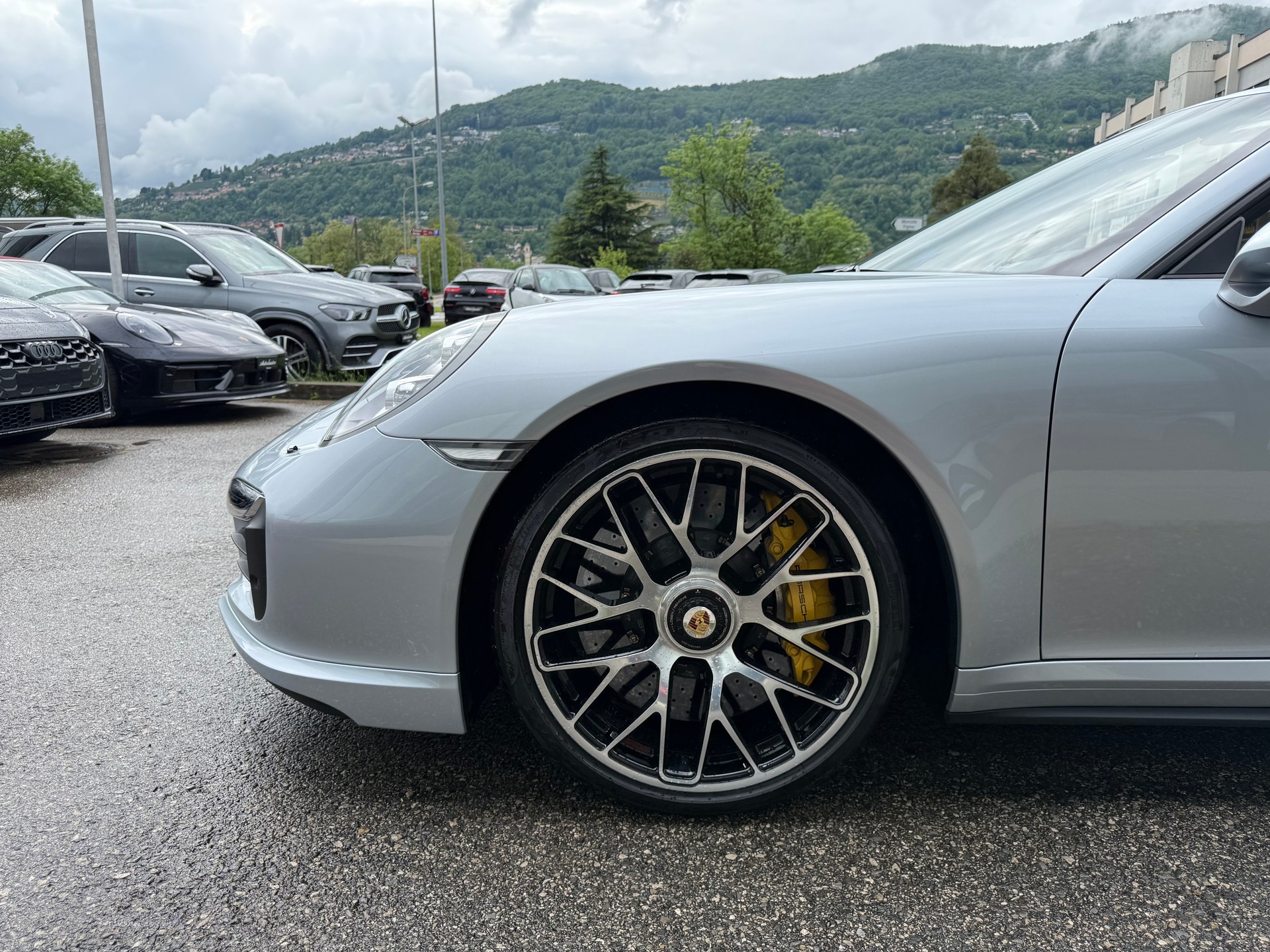 PORSCHE 911 Turbo S Cabrio PDK-image-18