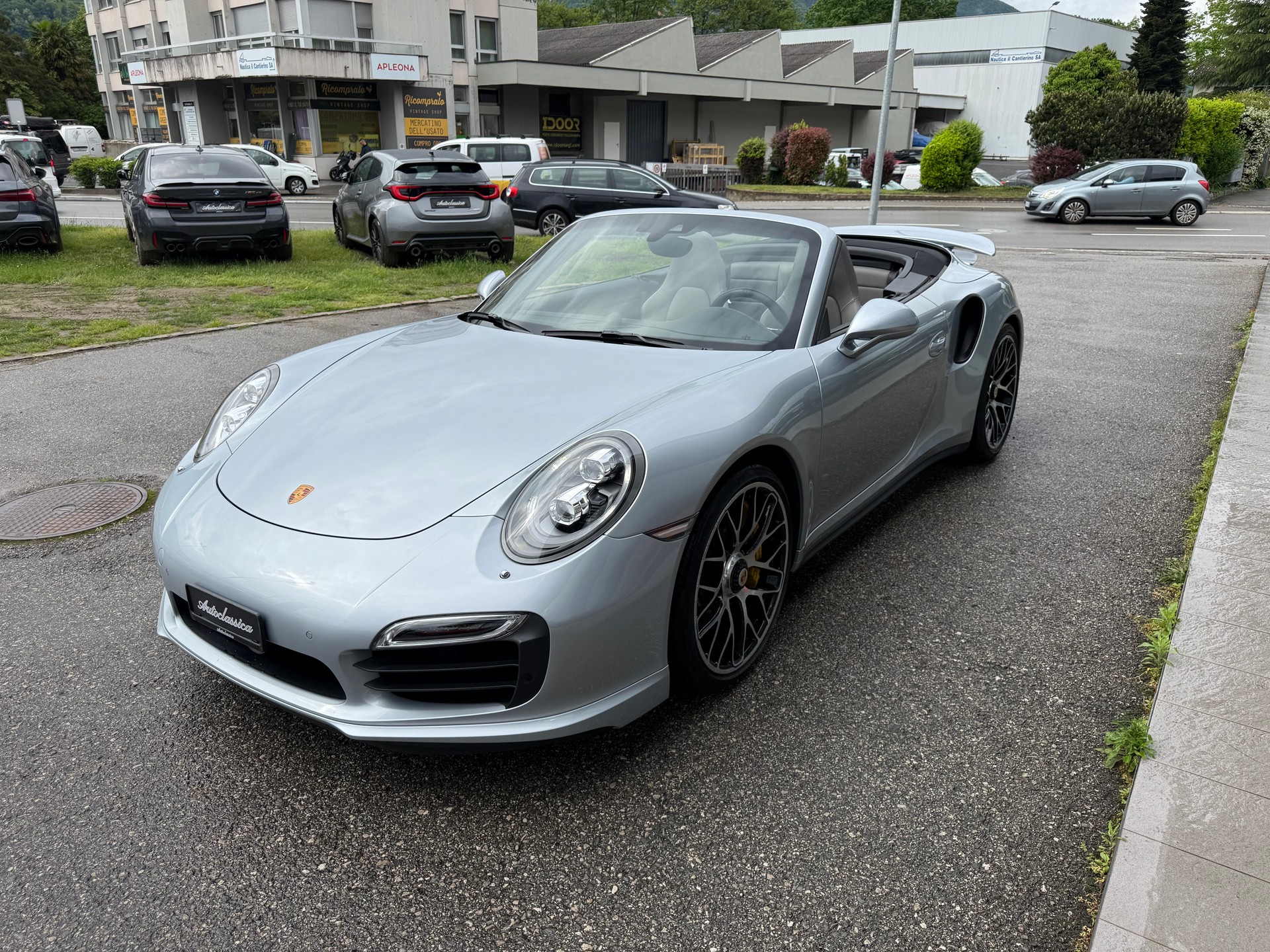 PORSCHE 911 Turbo S Cabrio PDK-image-7