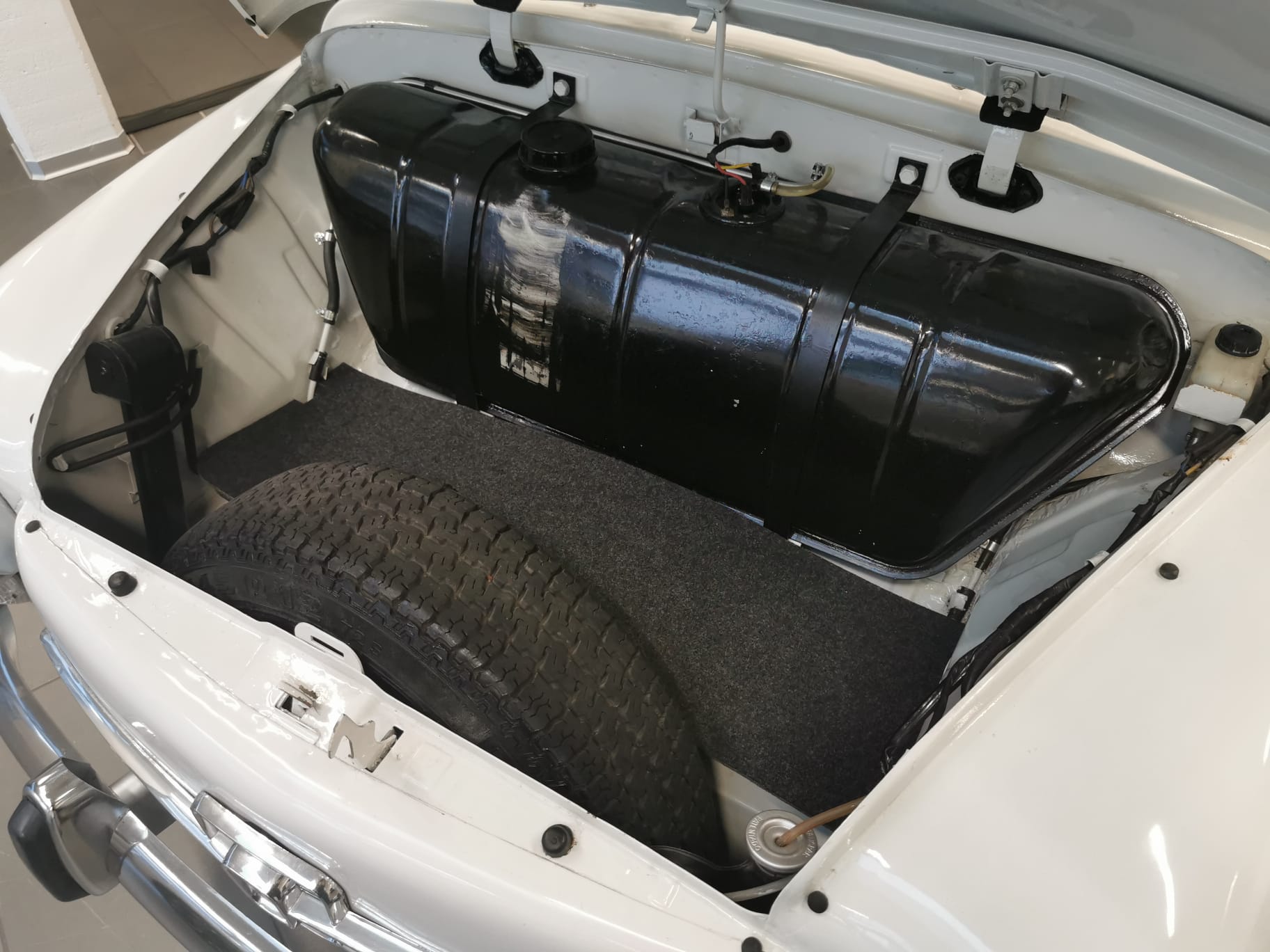 SEAT 600E-image-12