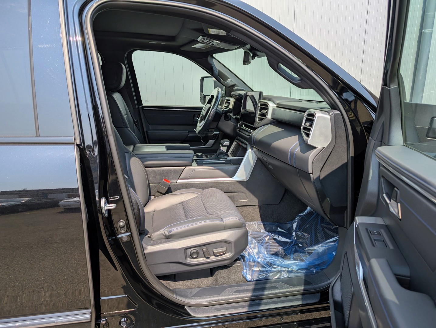 TOYOTA SEQUOIA Platinum Hybrid 4WD 2025-image-17