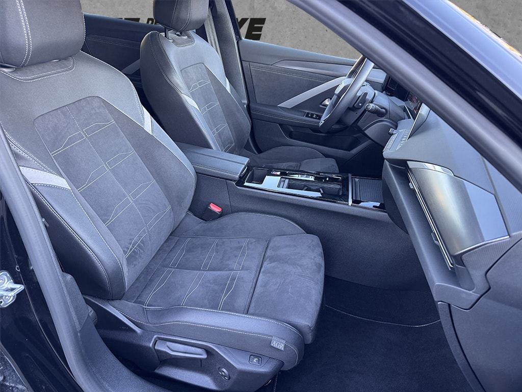 OPEL Astra Sports Tourer 1.6 T PHEV Ultimate-image-12