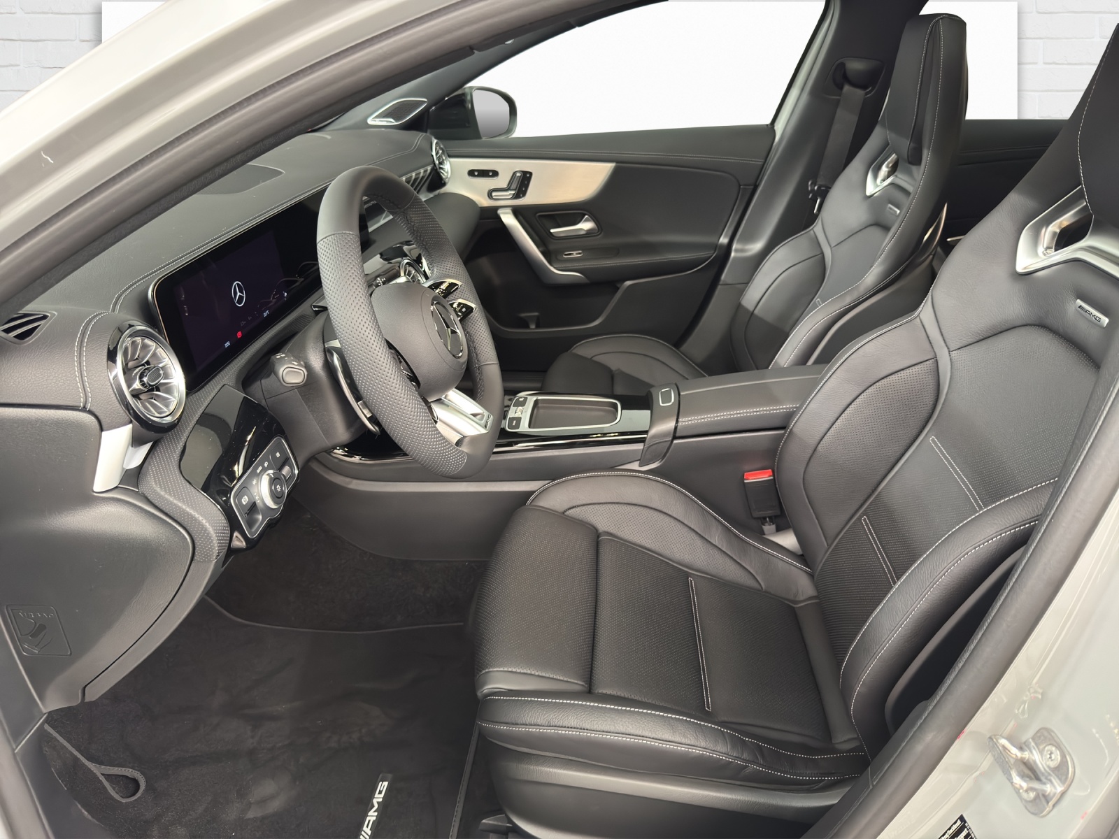 MERCEDES-BENZ AMG A 45 S 4Matic +-image-6