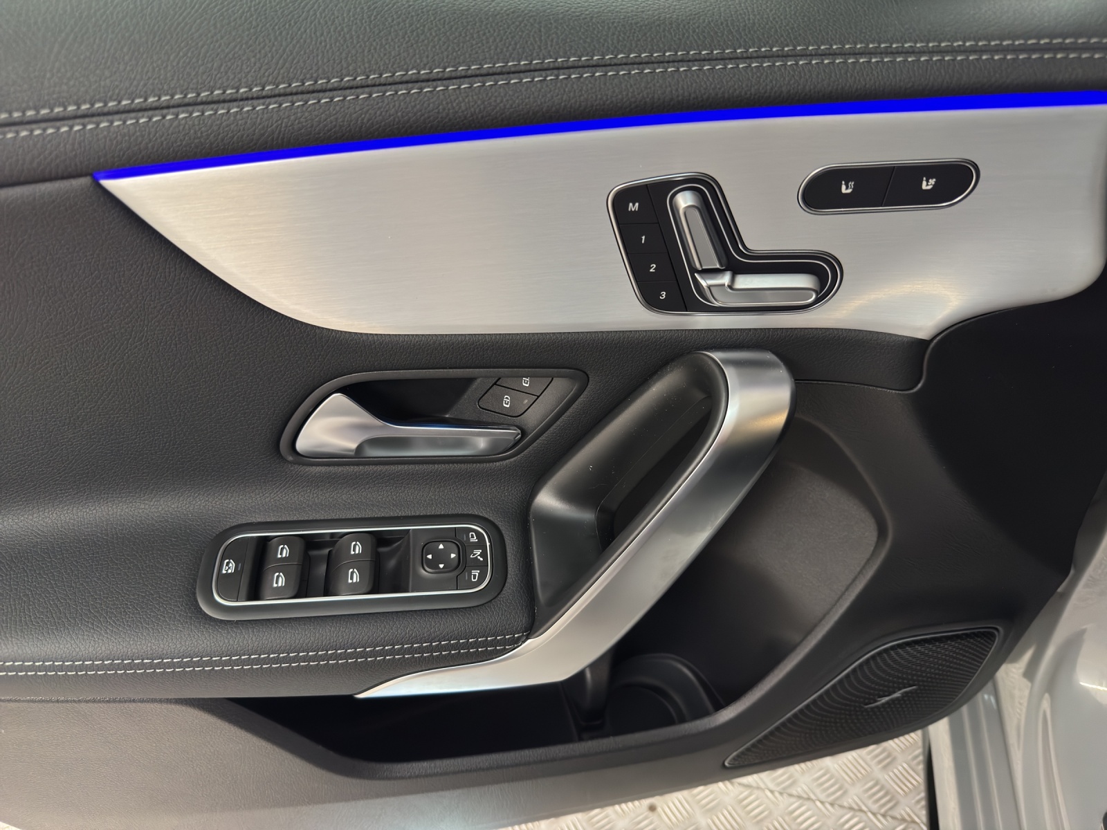 MERCEDES-BENZ AMG A 45 S 4Matic +-image-11