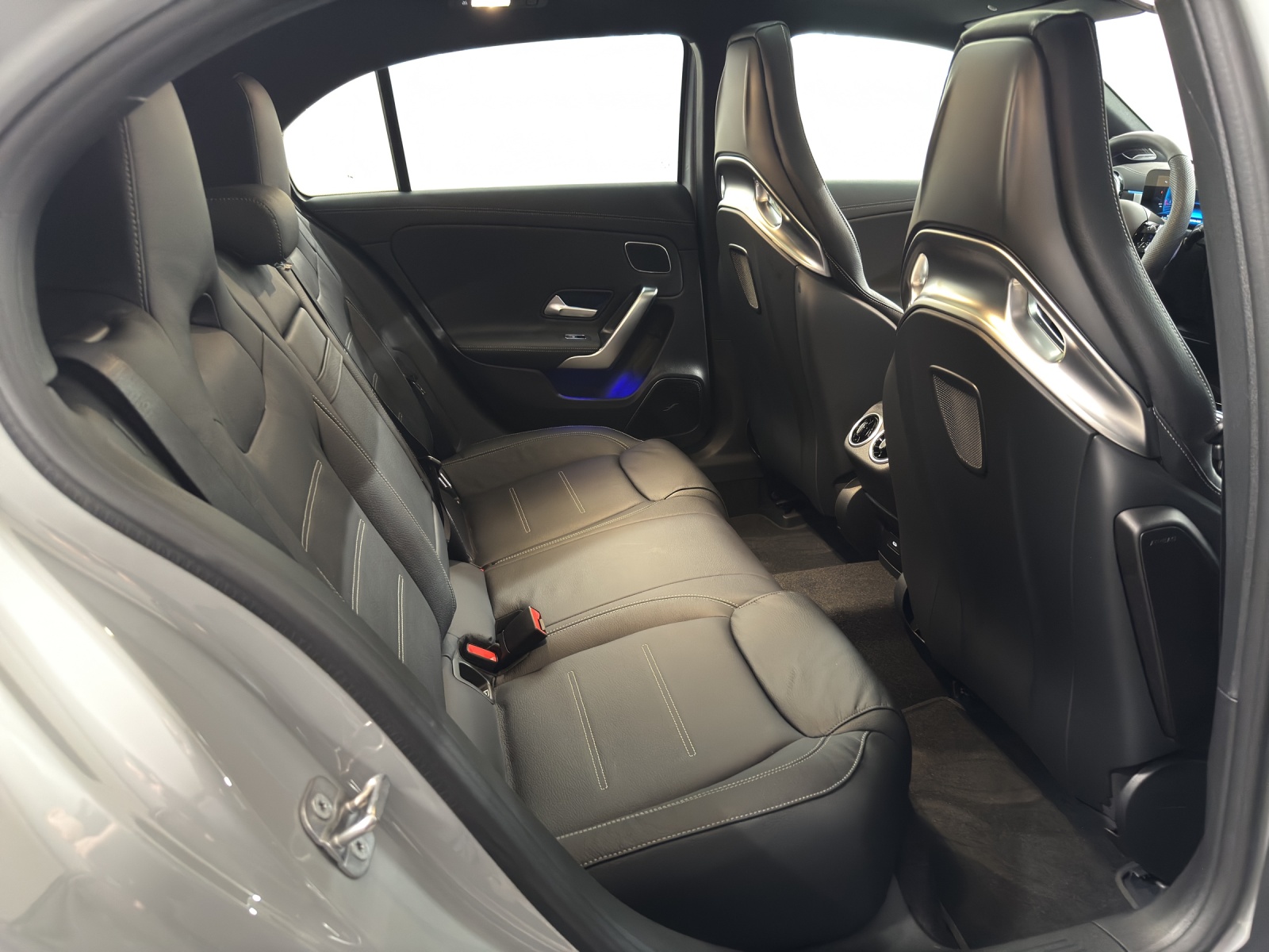 MERCEDES-BENZ AMG A 45 S 4Matic +-image-9