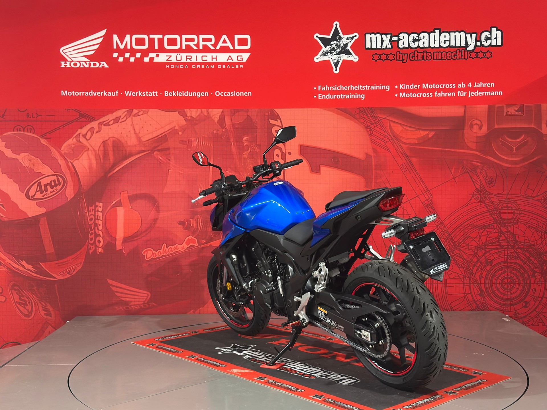 HONDA **CB 750 Hornet **DEMO-BIKE-showroom-element-3