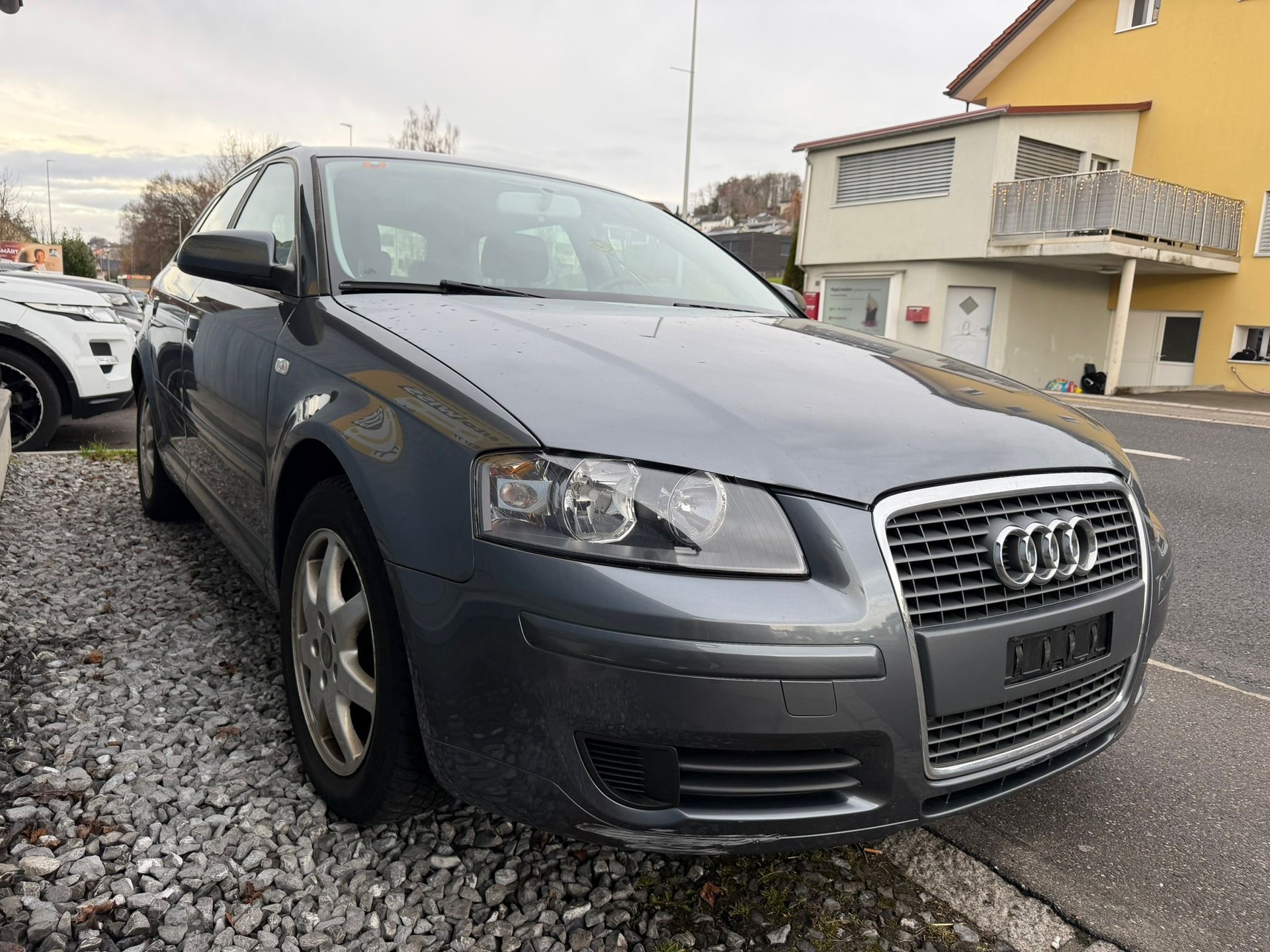 AUDI A3 Sportback 2.0 FSI Attraction-image-4