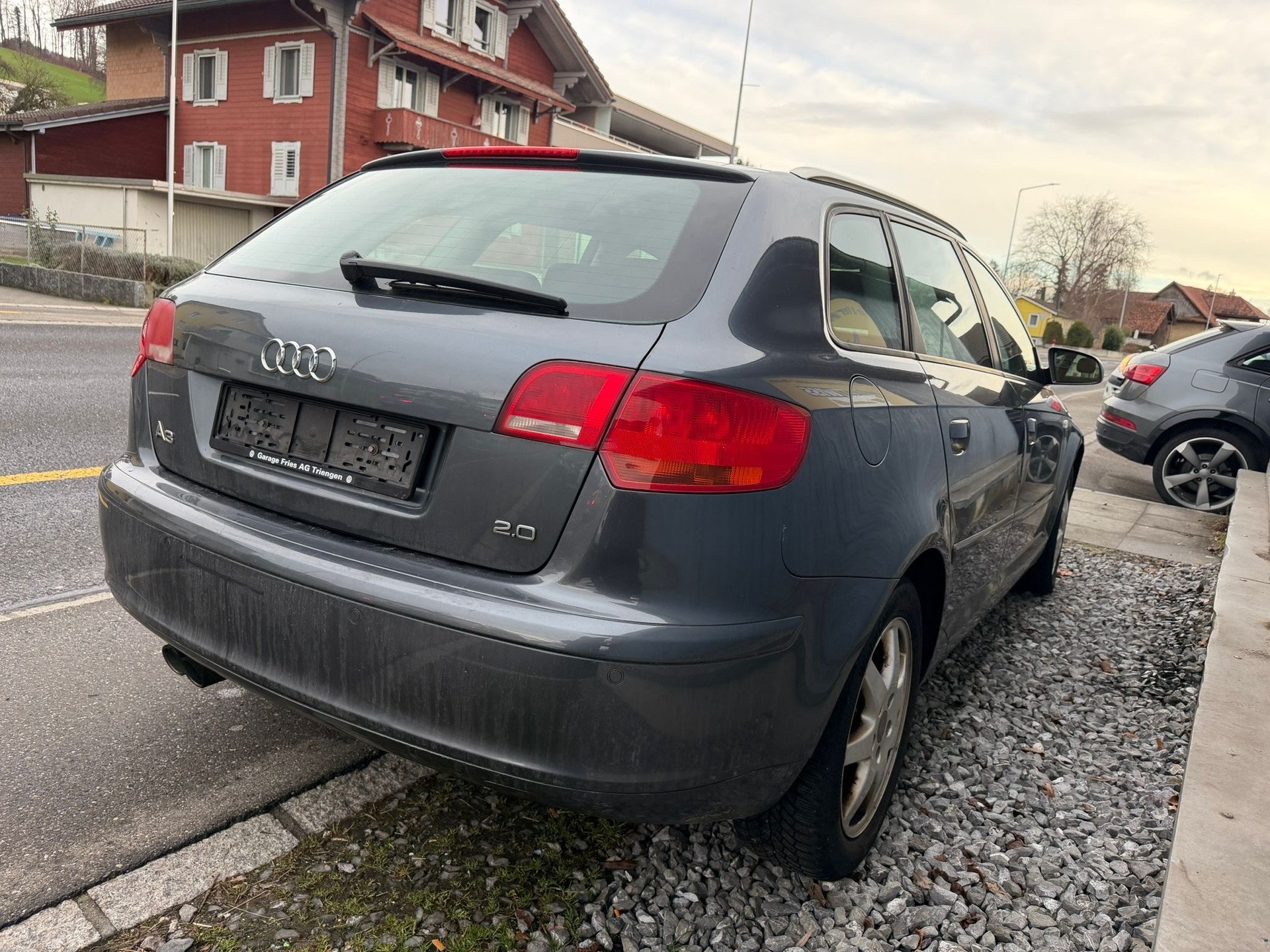AUDI A3 Sportback 2.0 FSI Attraction-image-2