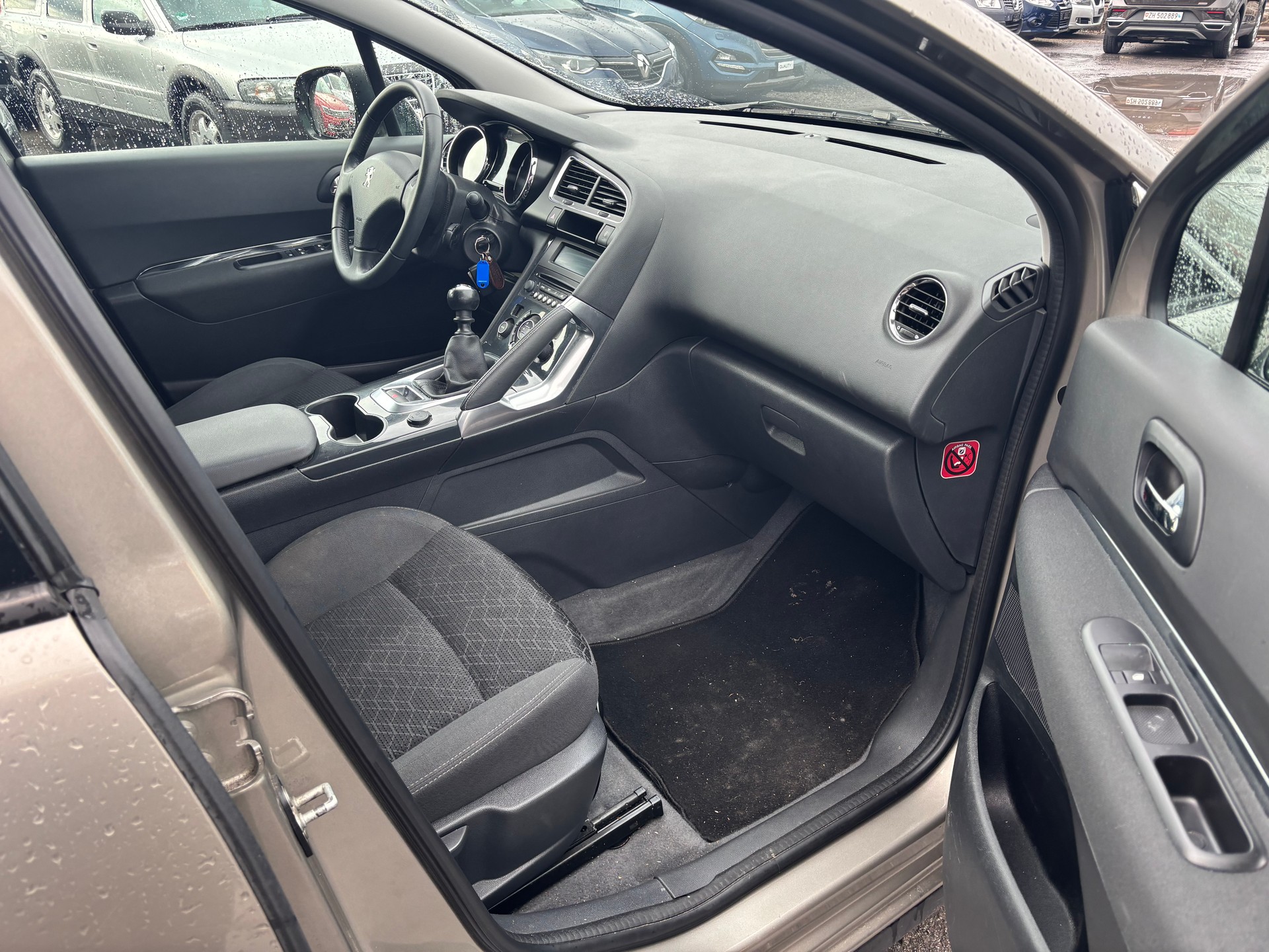 PEUGEOT 3008 1.2 Pure Tech Féline-image-10