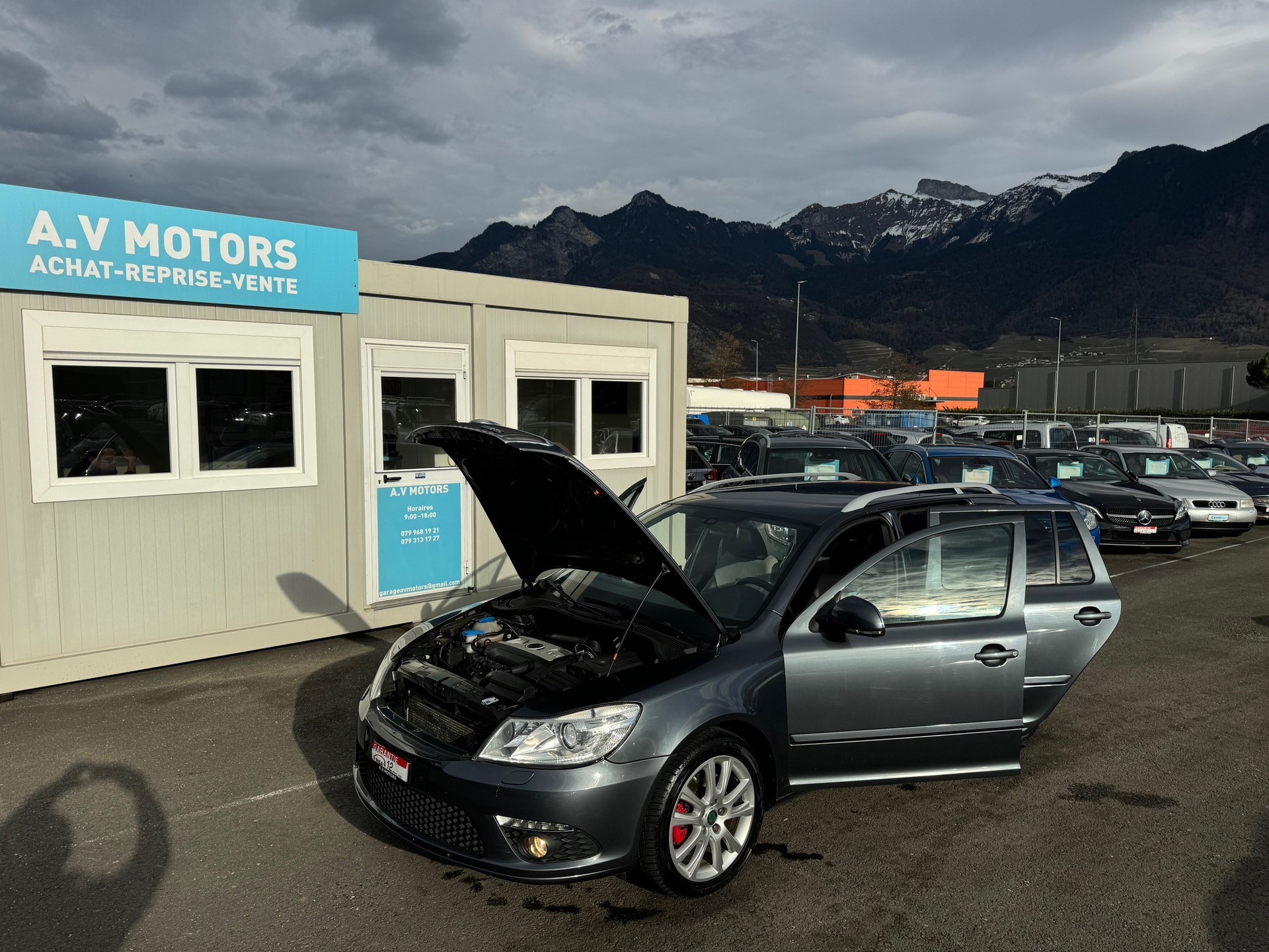 SKODA Octavia Combi 2.0 TSI RS-image-15