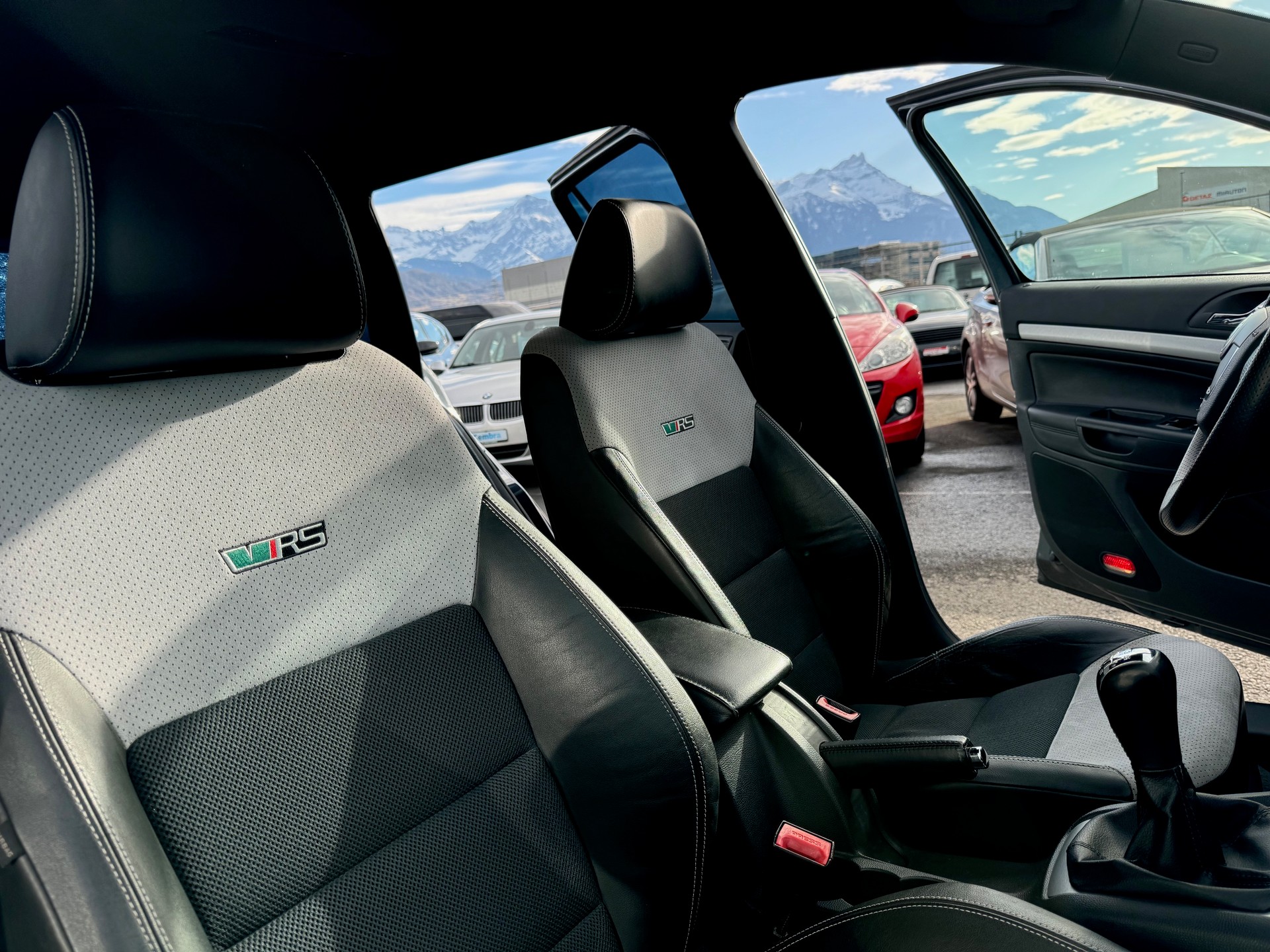 SKODA Octavia Combi 2.0 TSI RS-image-12