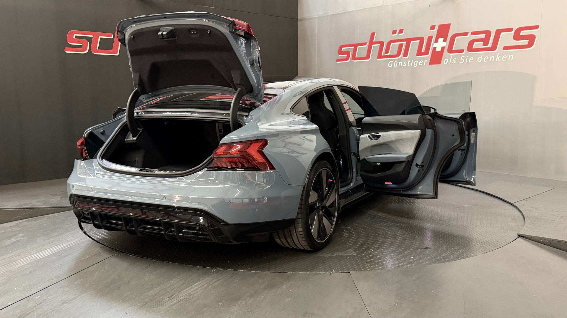 AUDI e-tron GT quattro-image-6